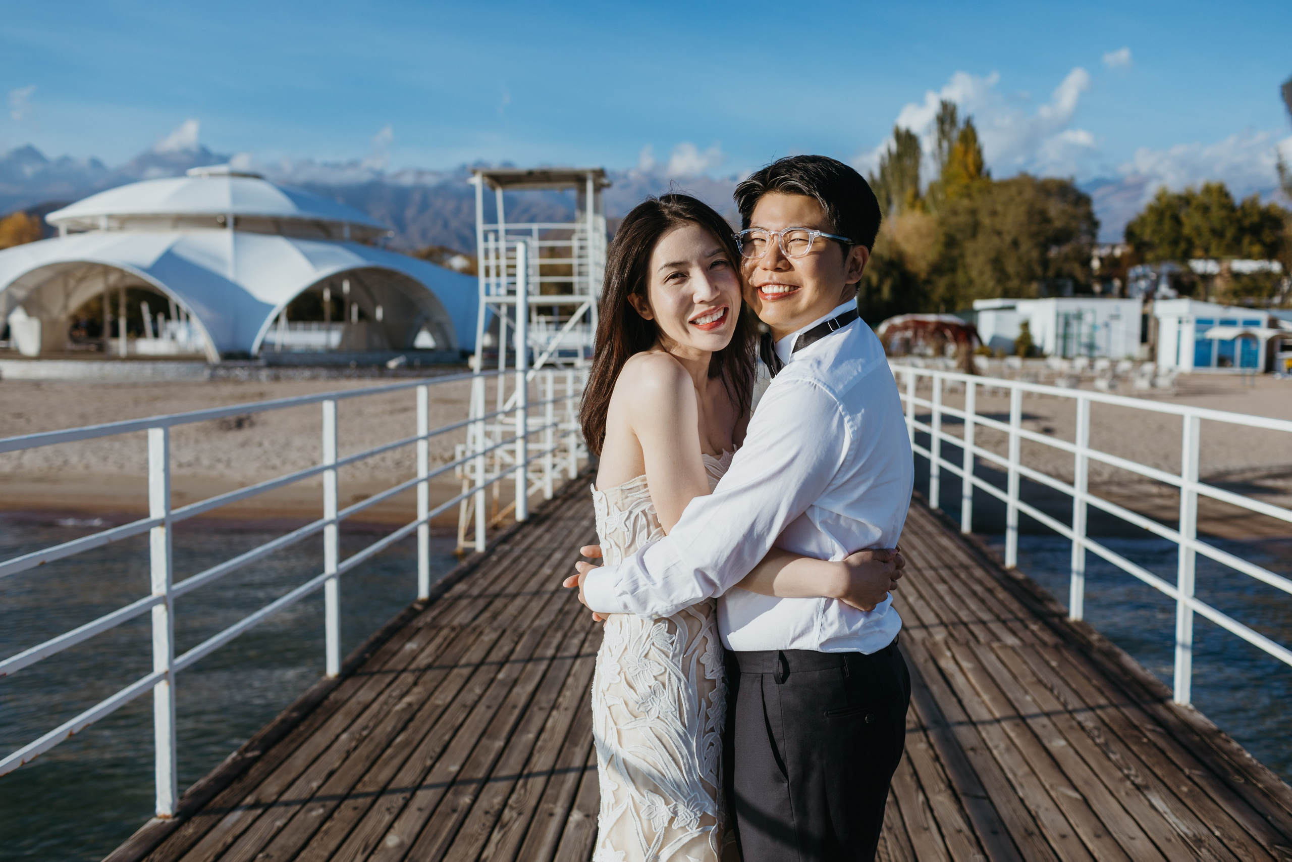 Чесан и Лиса (South Korea) — свадебная фотосессия на Иссык-Куле, пансионат “Каприз” | Chisun & Lisa — Issyk-Kul Lake wedding photos, Capriz. Фотограф в Бишкеке Оксана Шувалова