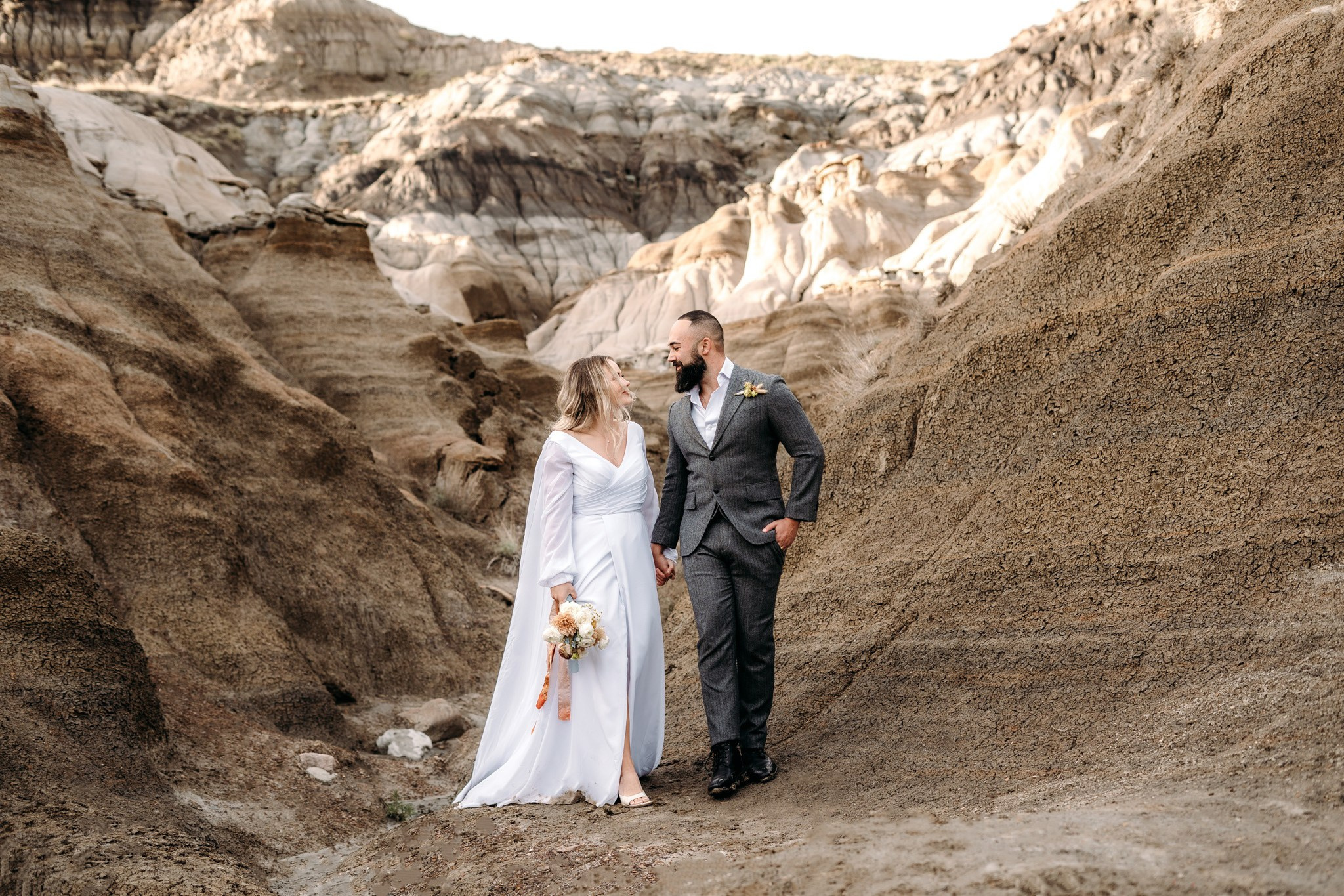 Gorgeous wedding day in Drumheller, Alberta May 2024. Wedding and family photographer in Calgary Kate Beliaeva