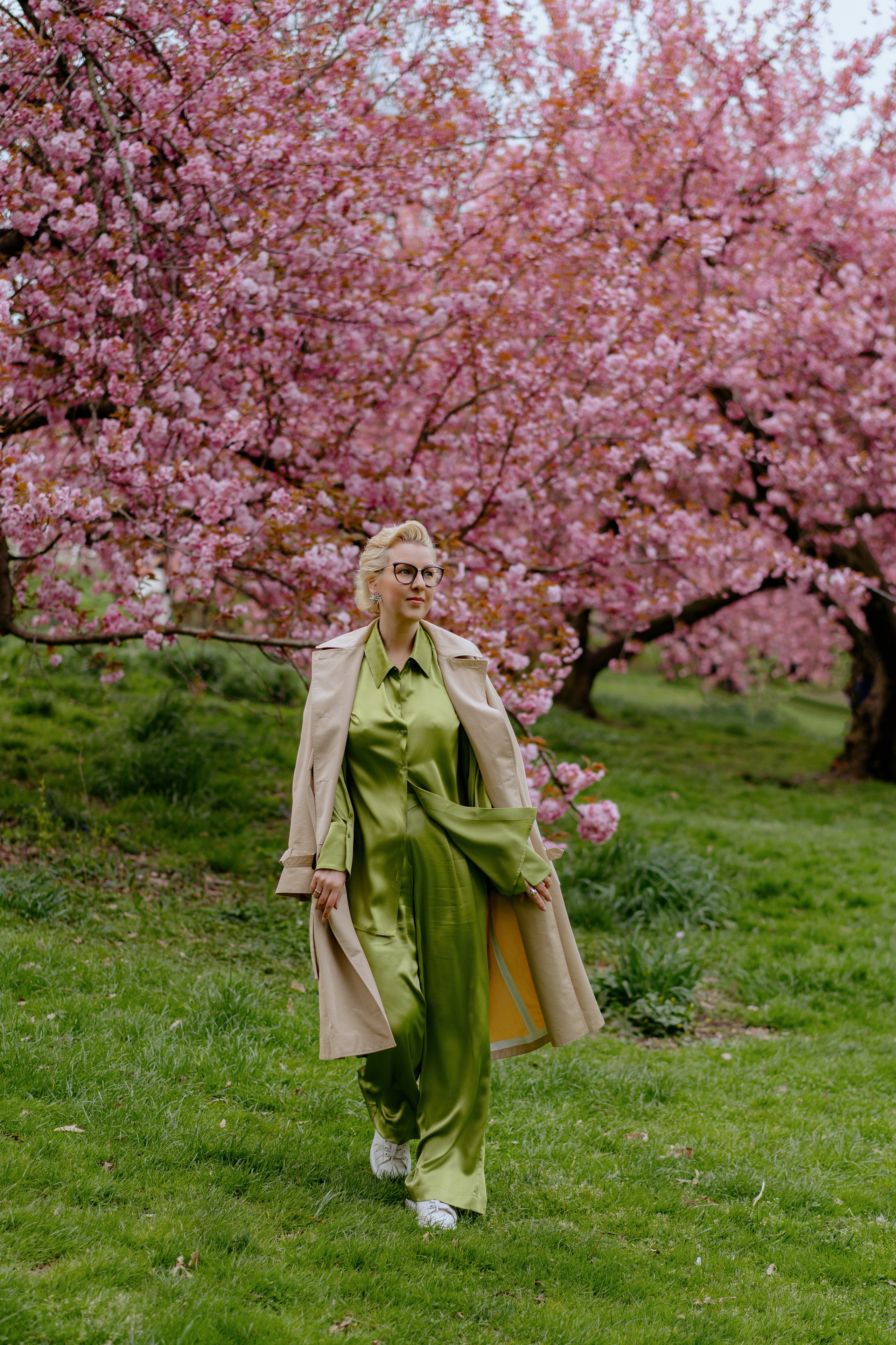 Cherry Blossom Photography Sessions in Central Park NYC | Spring Portrait Sessions. Videographer and photographer in New York // MAKAROV.VIDEO