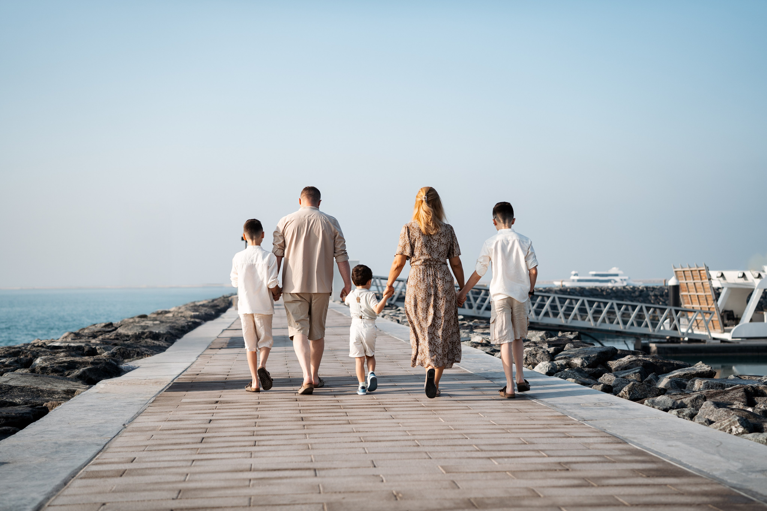 Best family photographer UAE, how to prepare for a photo shoot with children. Mariia Safronova is your photographer in Abu Dhabi and Dubai