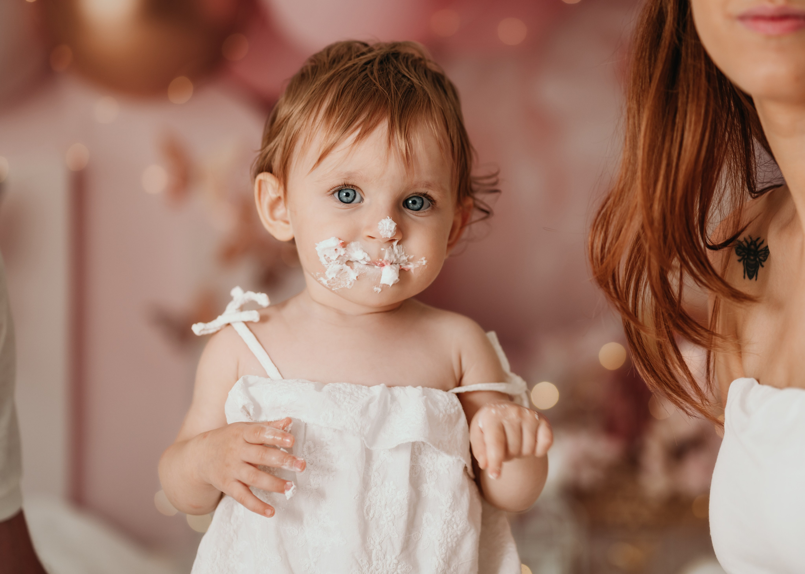 Fotografisanje prvog rođendana u bajkovitoj roze scenografiji – Beograd