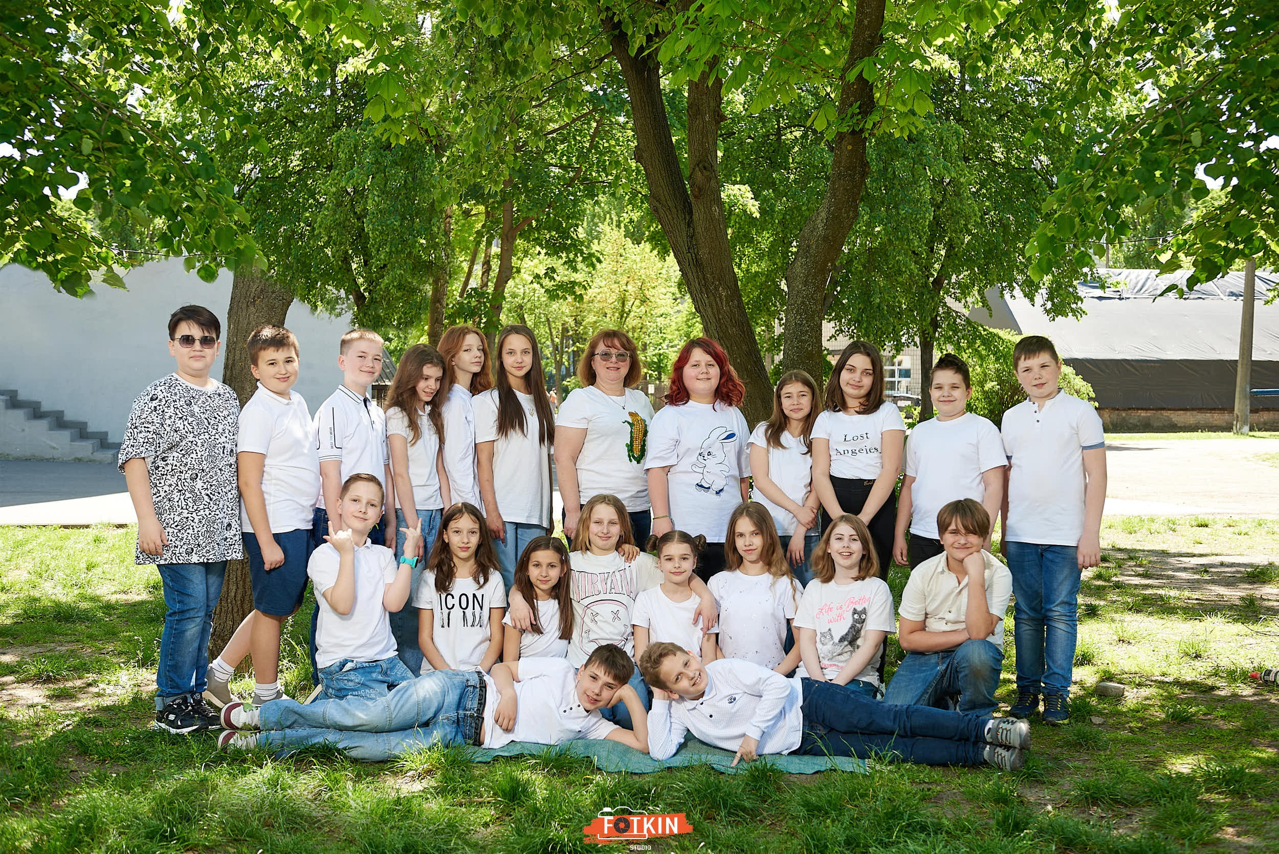 Випускні альбоми для 1- 4 класу у Дніпрі та області. Випускні альбоми фотокниги Київ та Дніпро