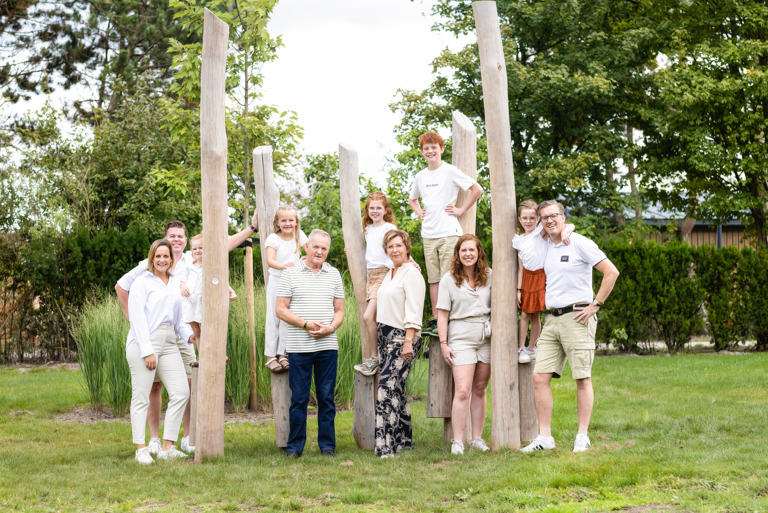 Familieportret fotoshoot met een fotograaf in Zwolle.