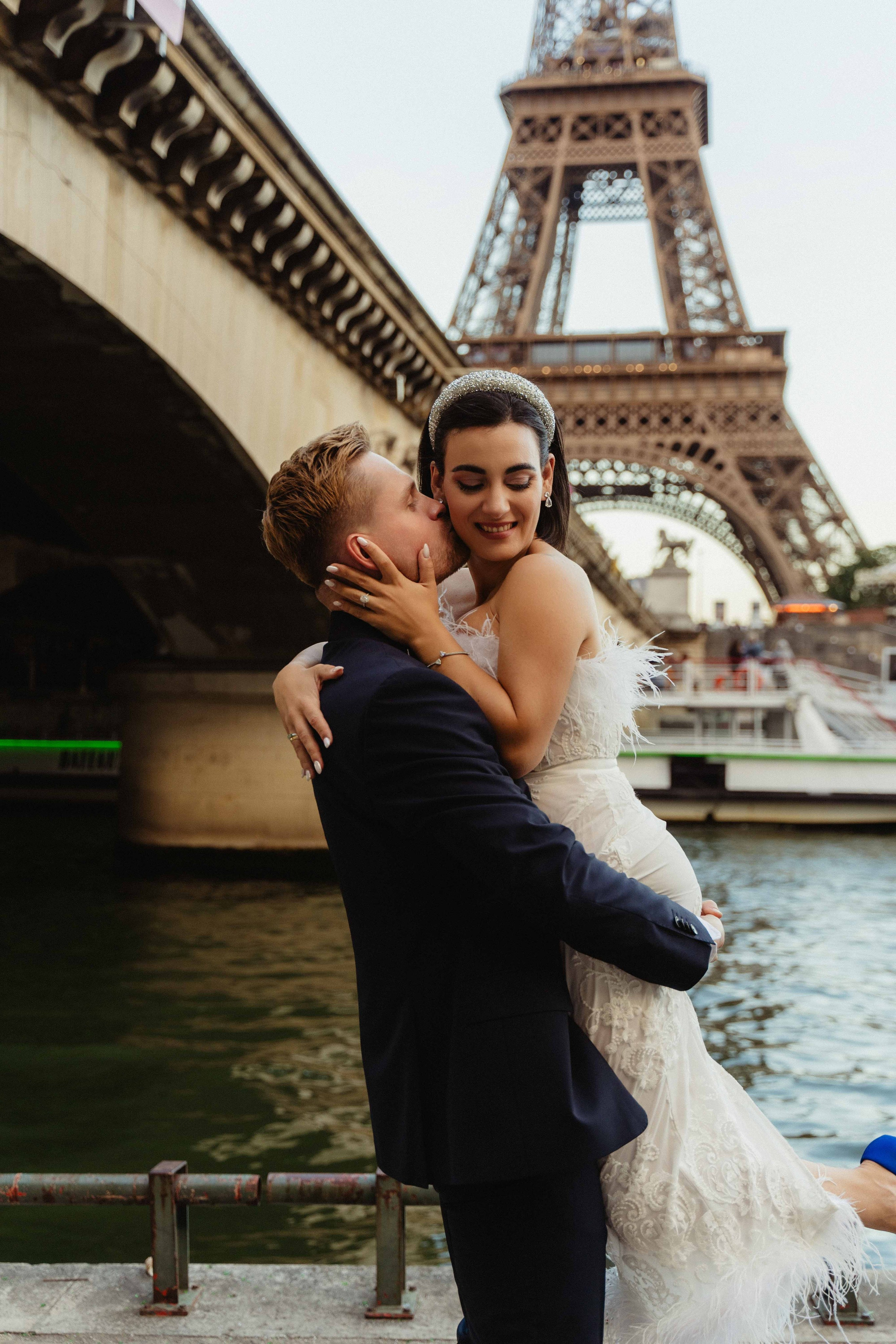 Photographer in Paris|Solo and groups, portraits & content, couples photo-shoot in Paris at the best locations