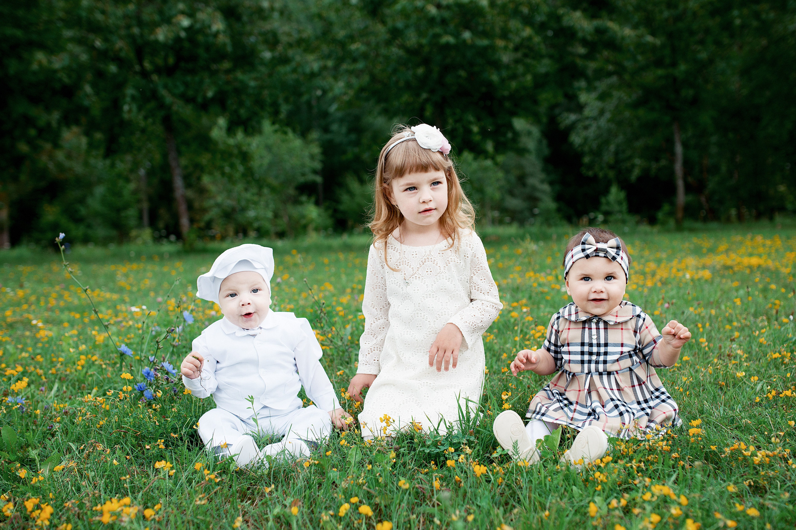 Krikštynos, krikštas, krikštynų fotosesija, ceremonija, bažnyčia krikštynų pasiruošimo fotografavimas. Krikštynų fotografas Vilnius Trakai kaina krikštynų fotografavimas fotografė personal.lt photogrpahy kainos šeima, vaikai profesionali natūrali meninė reportažinė klasikinė fotosesija, krikštynų fotosesija gamtoje