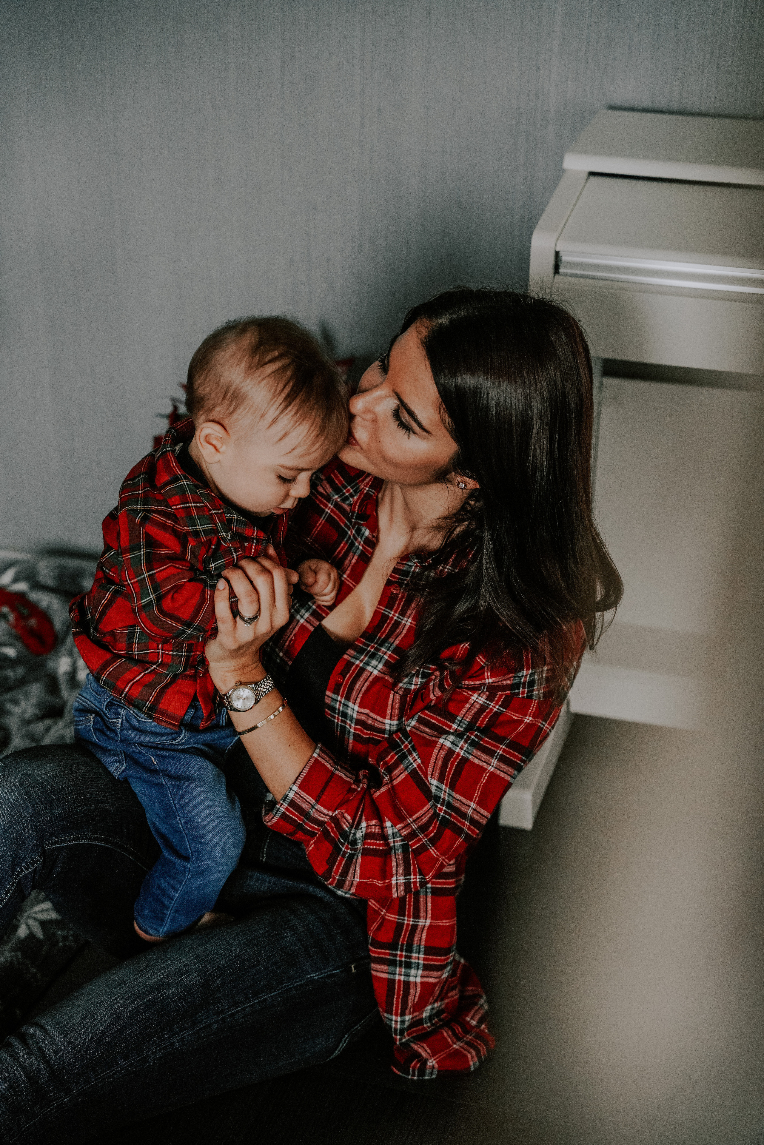 Christmas Family home photoshoot. Семейный фотограф Плзень Анита Дергачева