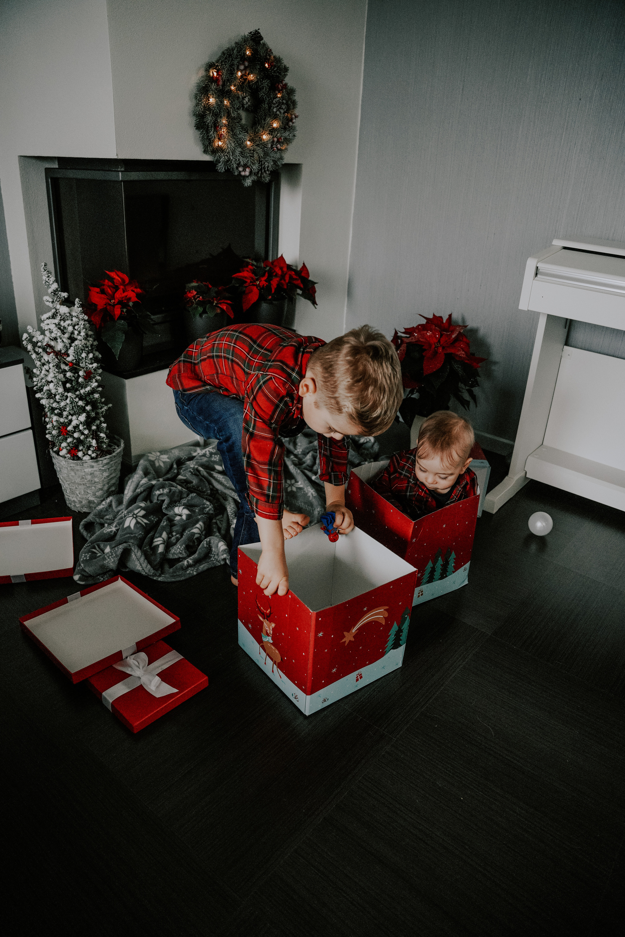 Christmas Family home photoshoot. Семейный фотограф Плзень Анита Дергачева