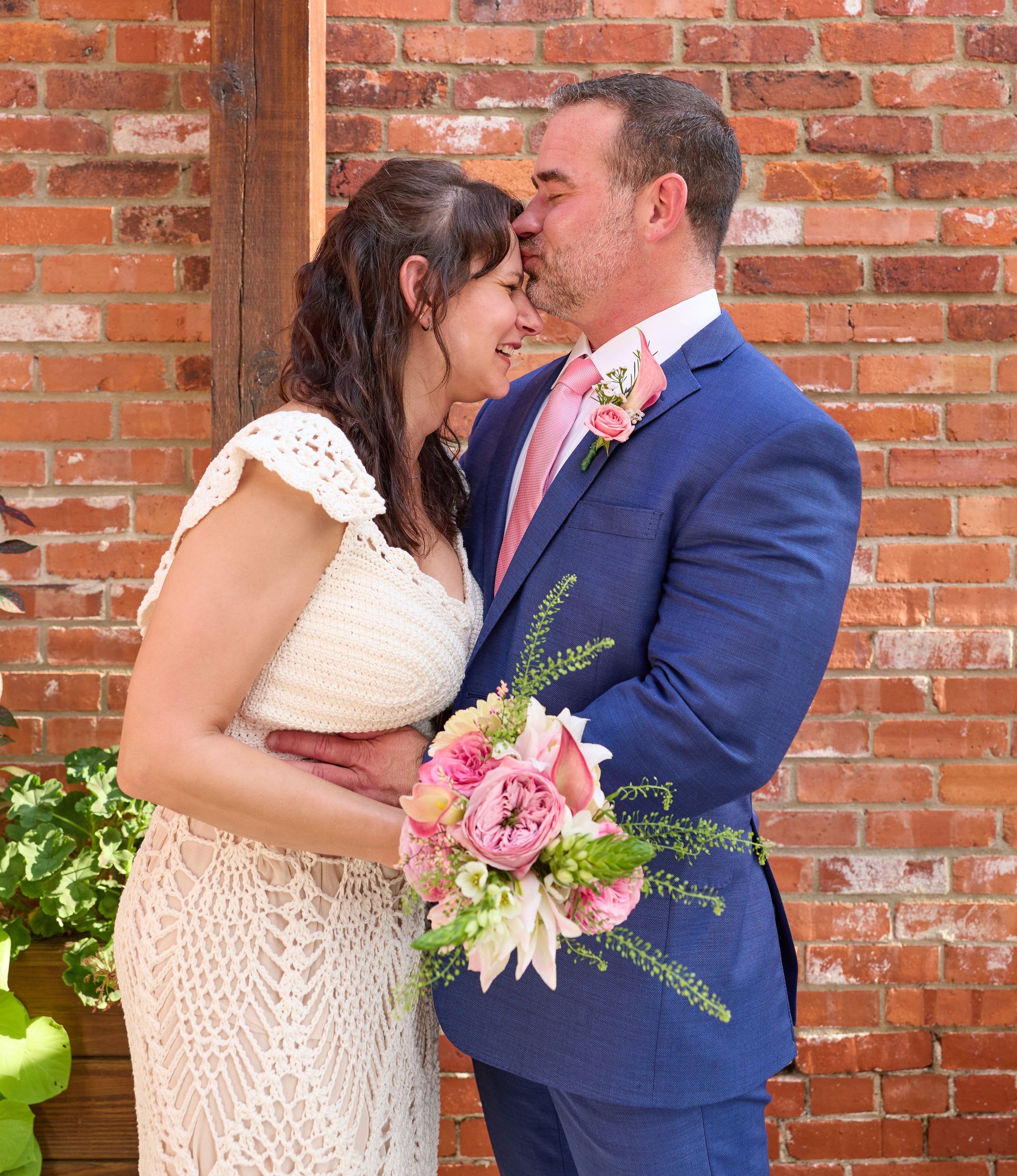 Cozy Micro Wedding in Columbus Ohio | Intimate Wedding Photographer