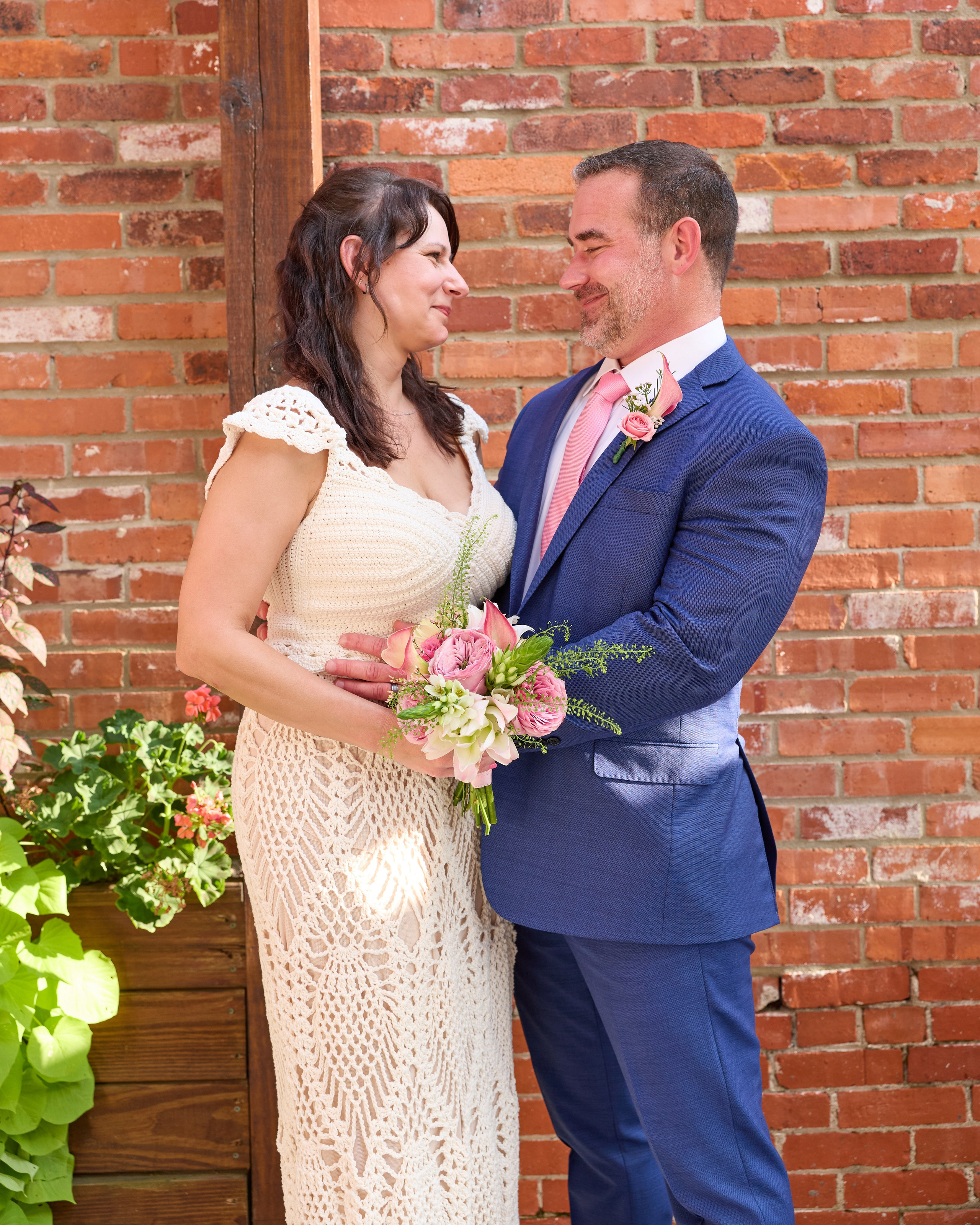 Cozy Micro Wedding in Columbus Ohio | Intimate Wedding Photographer