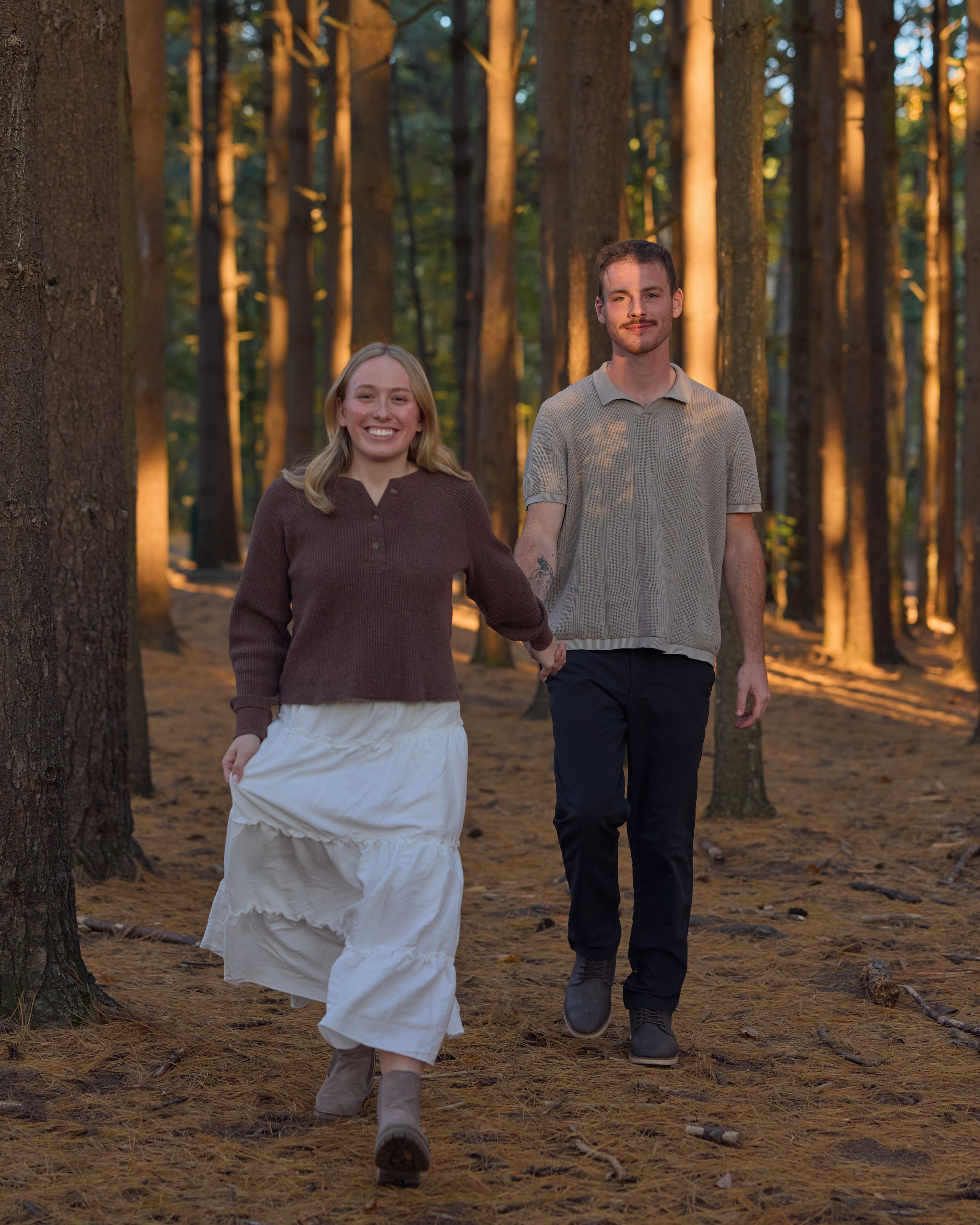 Natural couple portraits surrounded by forest near Hoover Dam