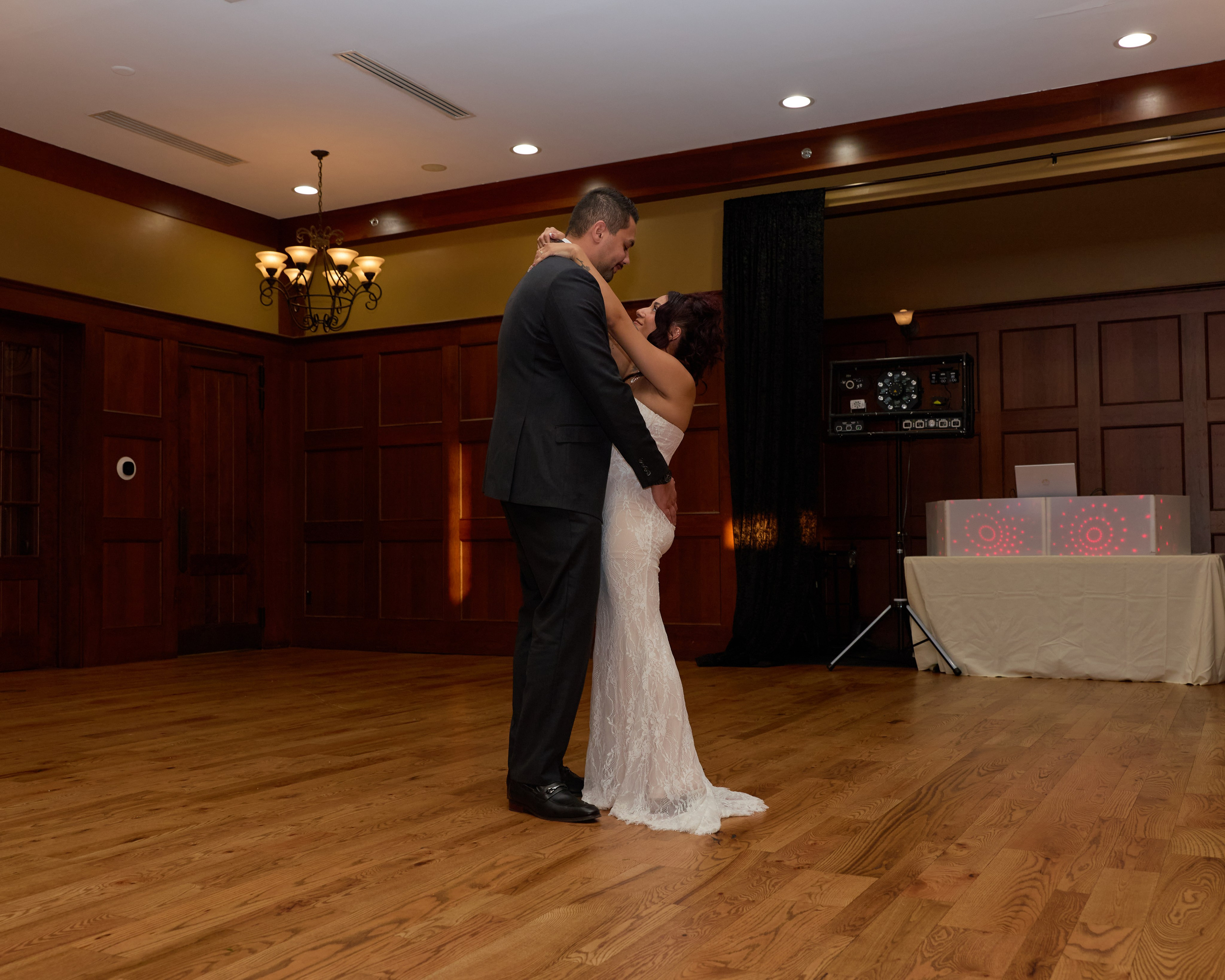 Dublin Ohio Micro Wedding Photographer | Golf Club Wedding