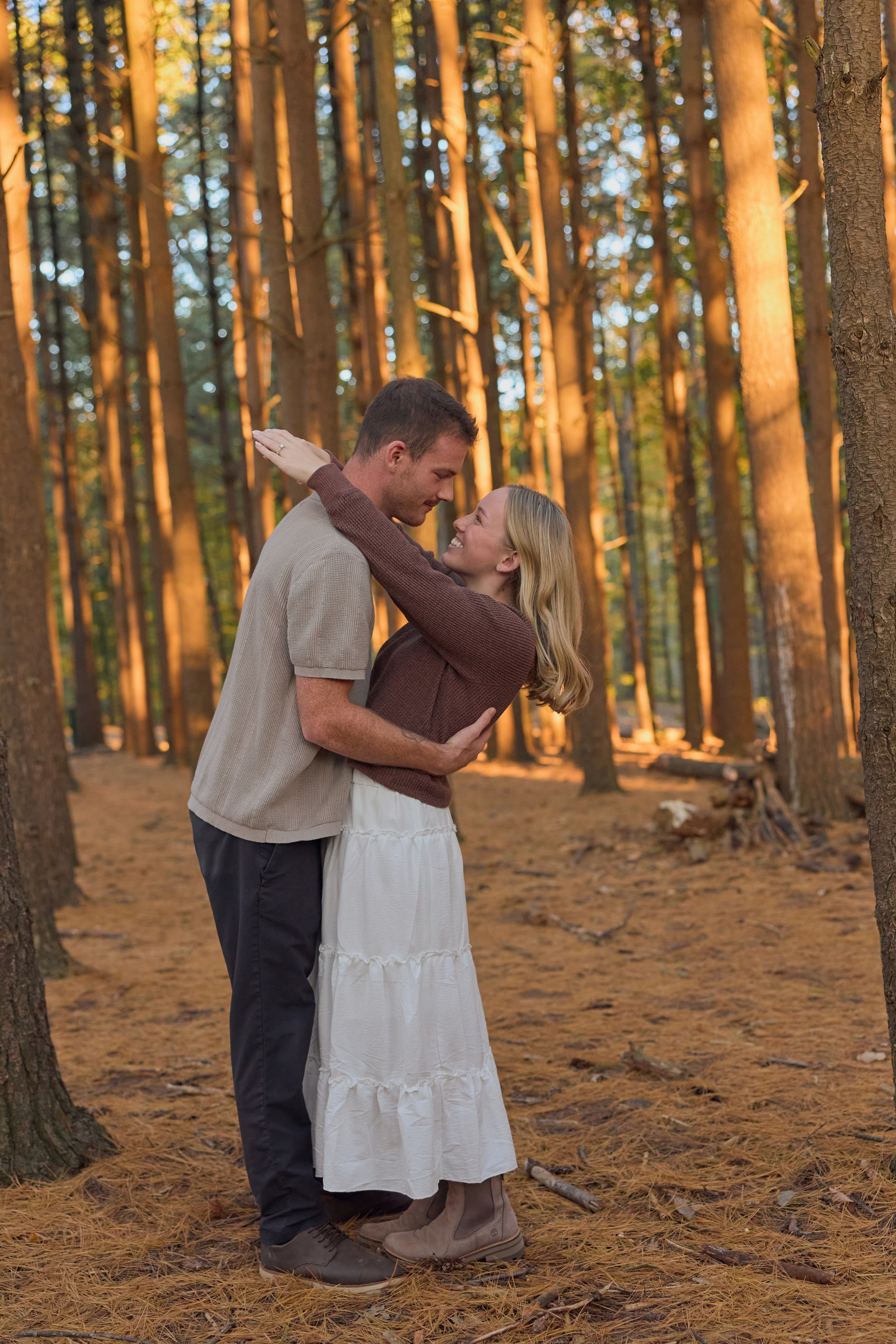 Relaxed couple photos in the forest near Columbus Ohio