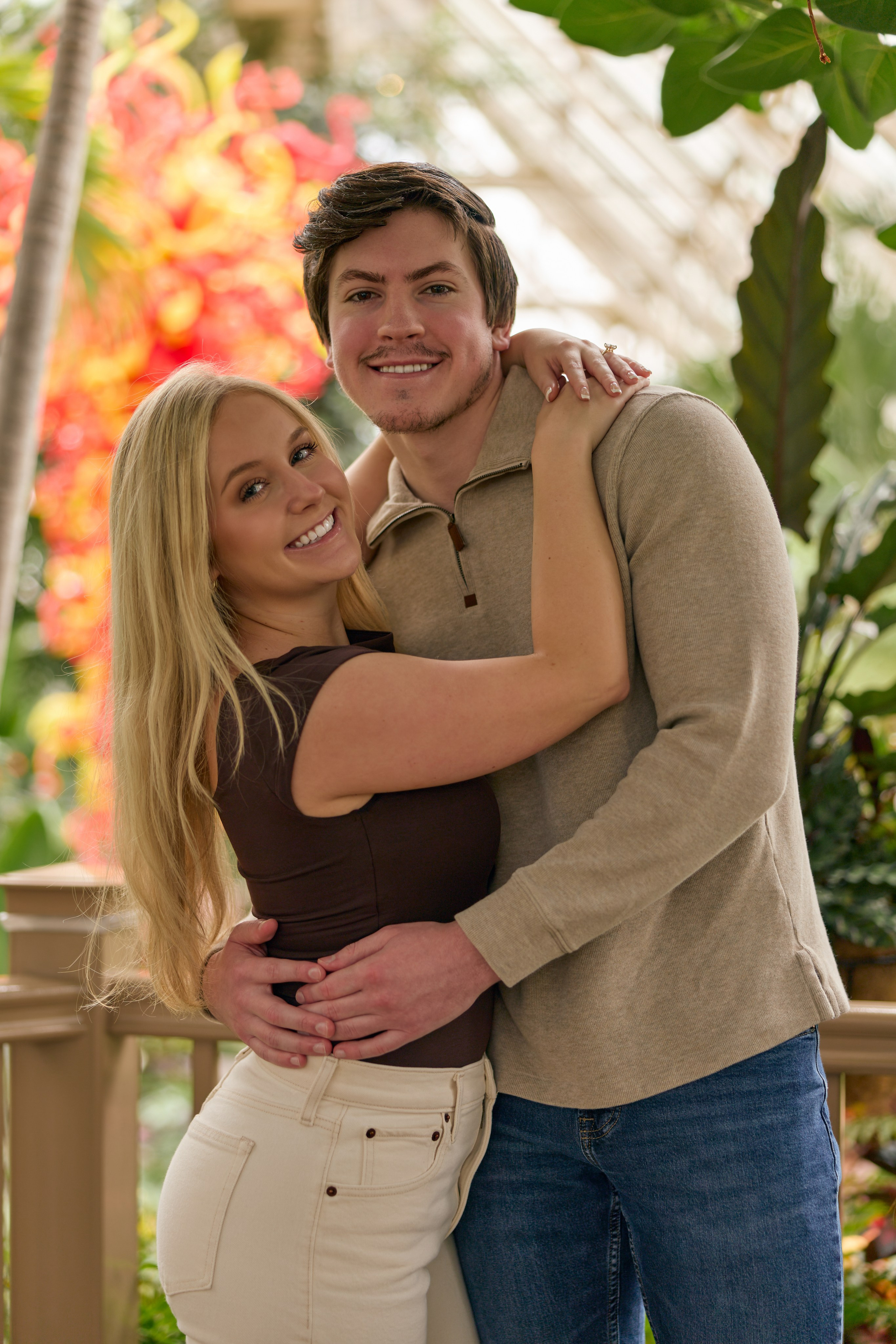 Happy embrace inside the conservatory in Columbus, Ohio