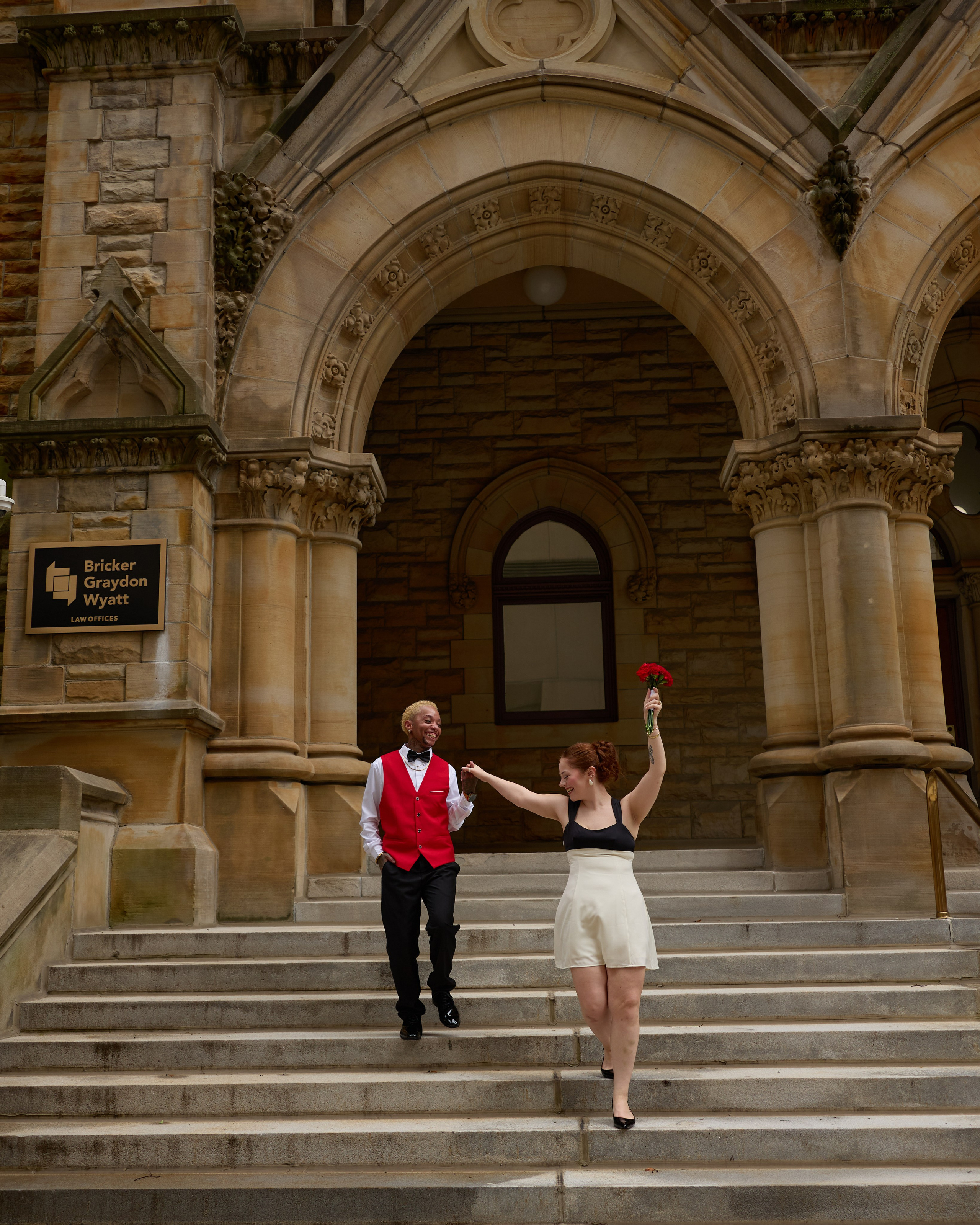 Micro wedding photographer documenting candid wedding moments in Columbus Ohio