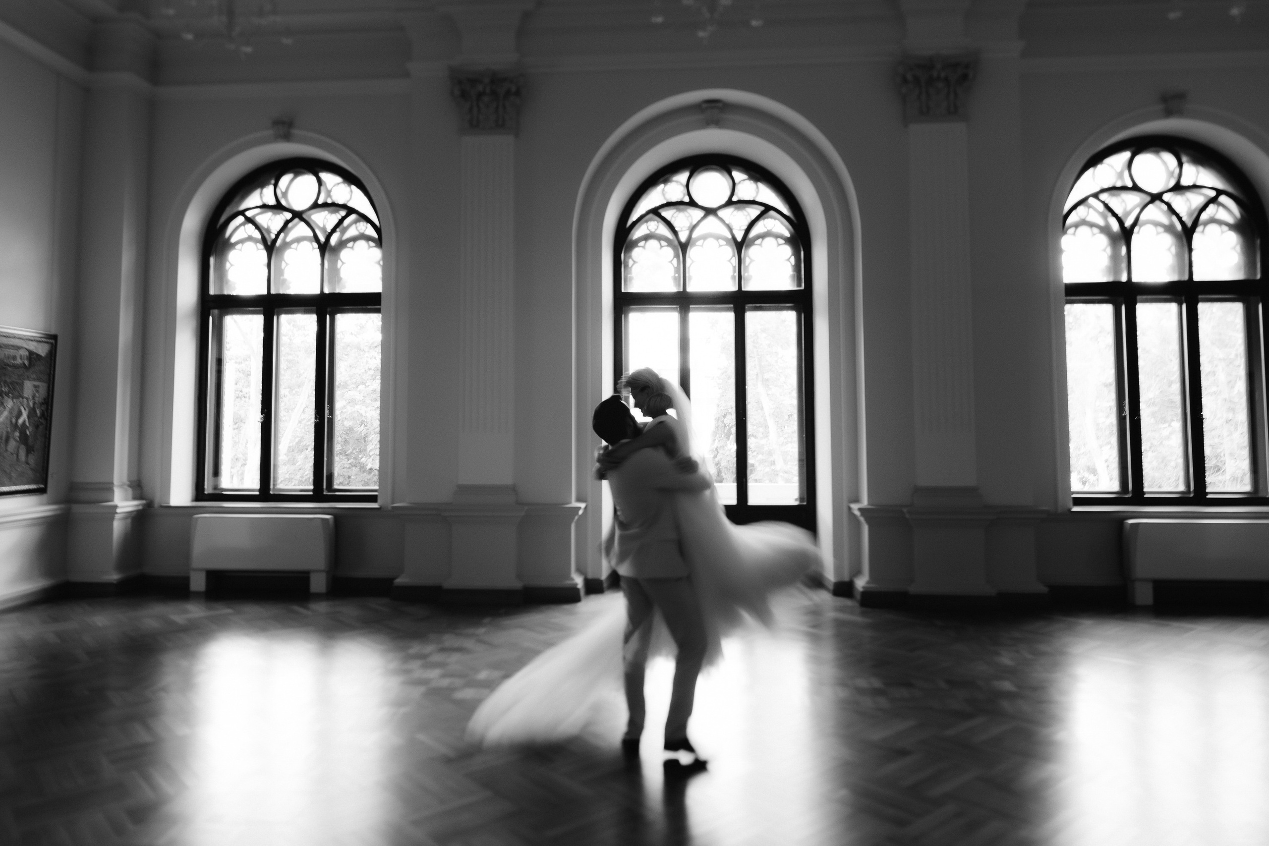 Fotografiile care te fac să retrăiești momentele speciale ale nunții, surprinse cu talent și profesionalism de o fotografă din Chișinău.
