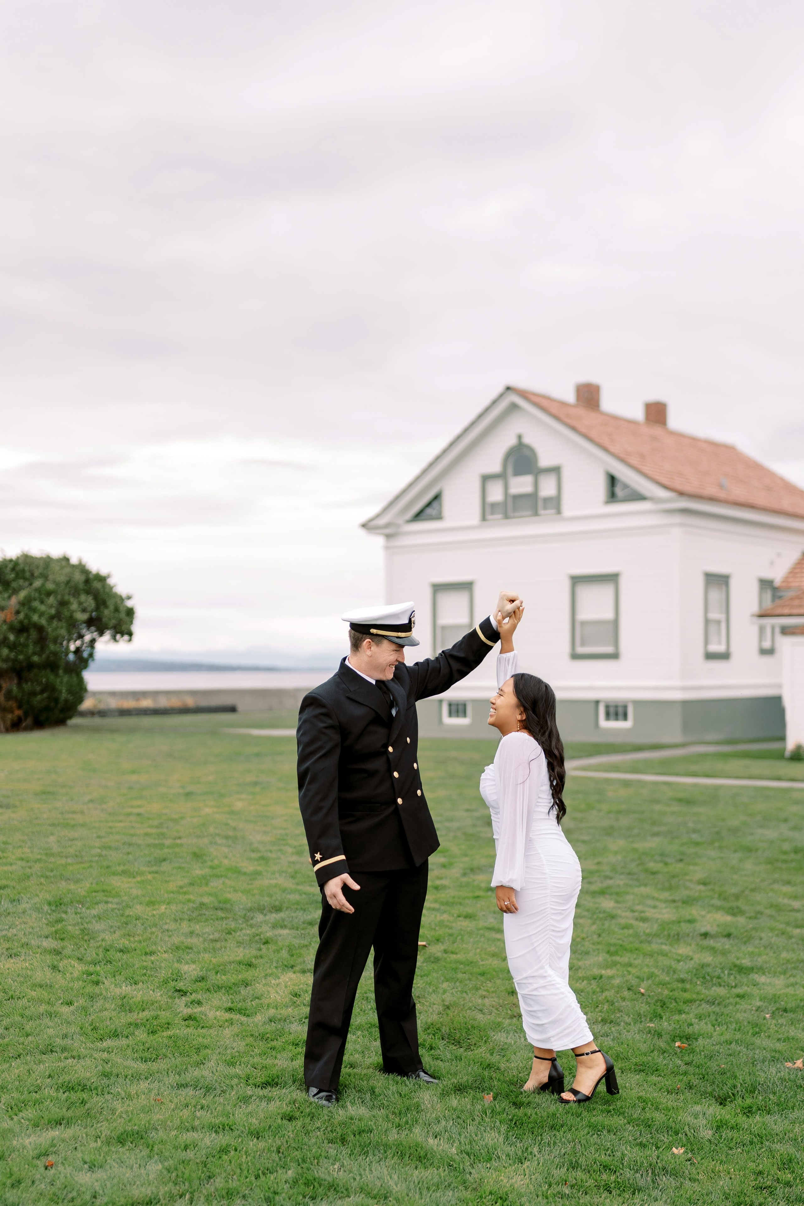 Engagement photoshoot. Dayana & Dag. Mukilteo ligthhouse. November 2024. EVAN ARISTOV WEDDING PHOTOGRAPHY — Seattle Wedding Photographer