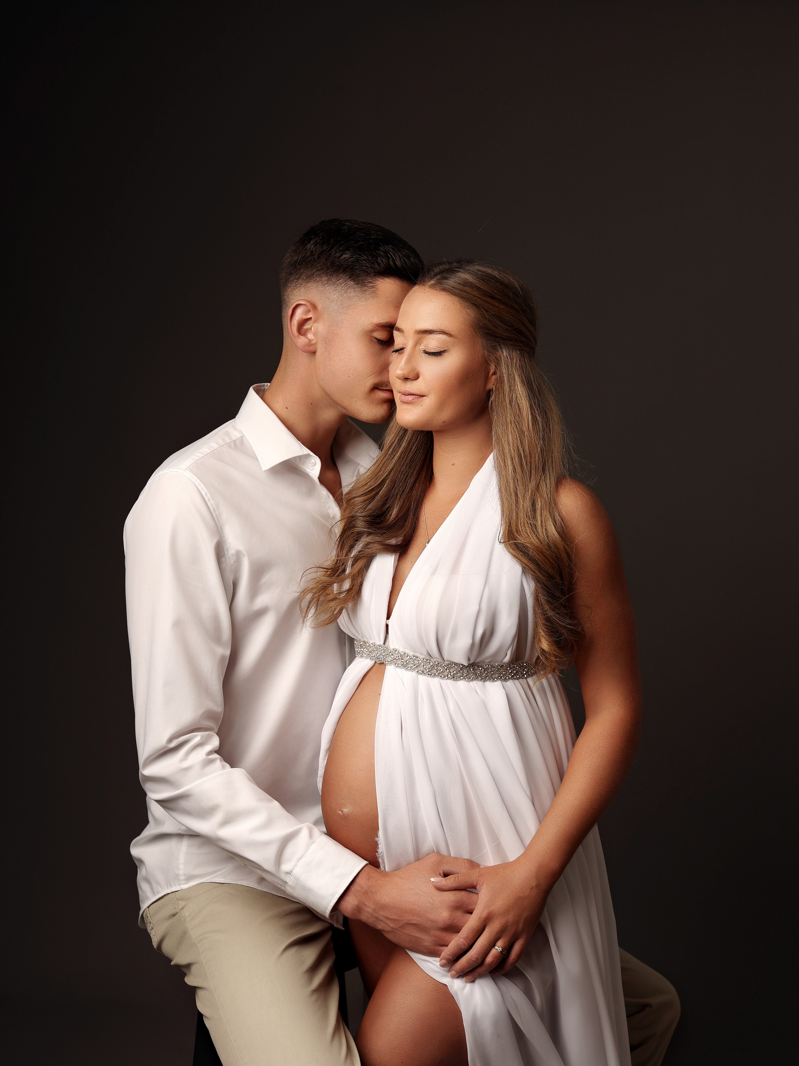 Ein Studio Babybauch Shooting. Familien- Fotografin in Marienhafe, Aurich, Emden, Norden, Leer