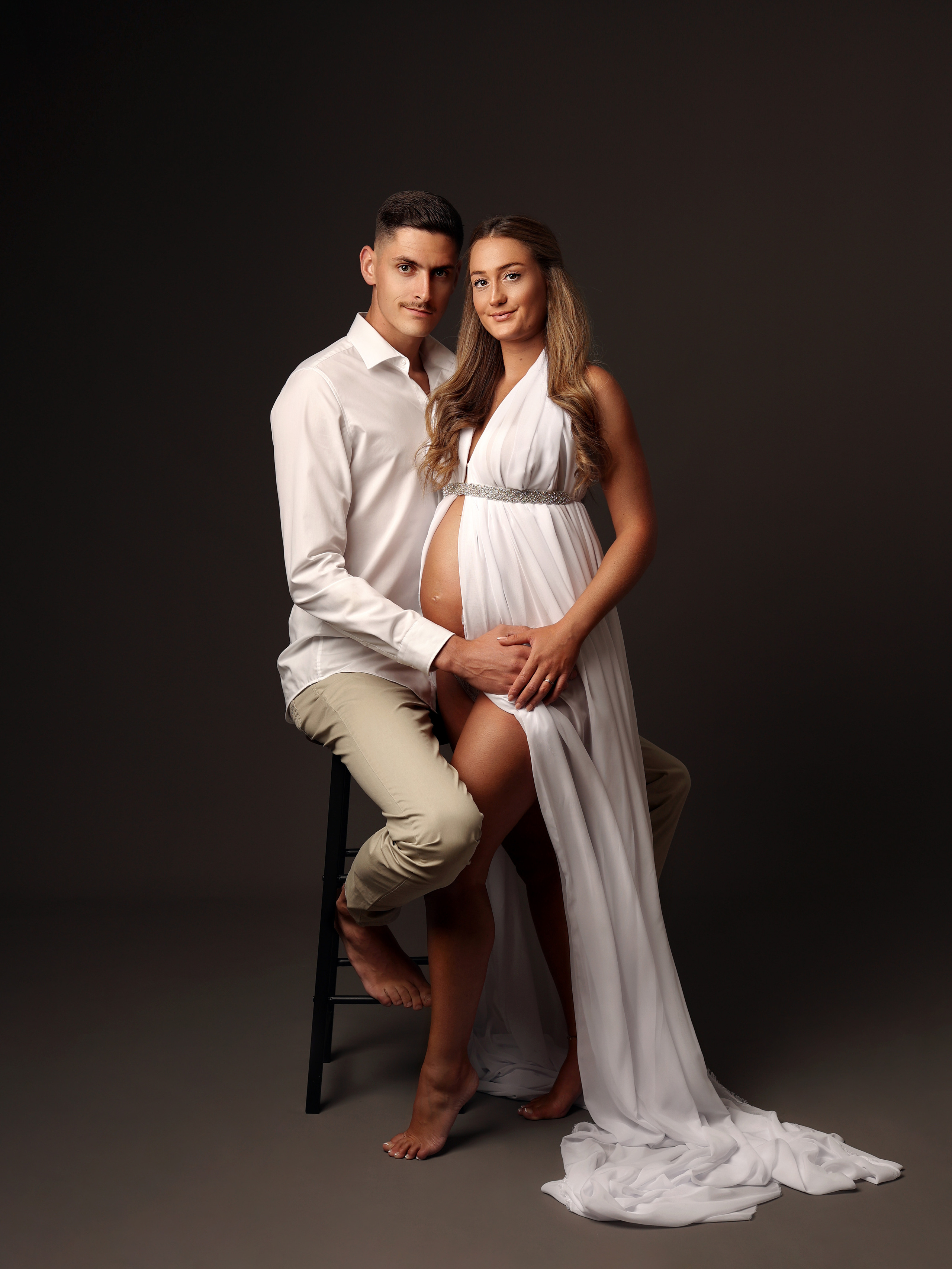 Ein Studio Babybauch Shooting. Familien- Fotografin in Marienhafe, Aurich, Emden, Norden, Leer