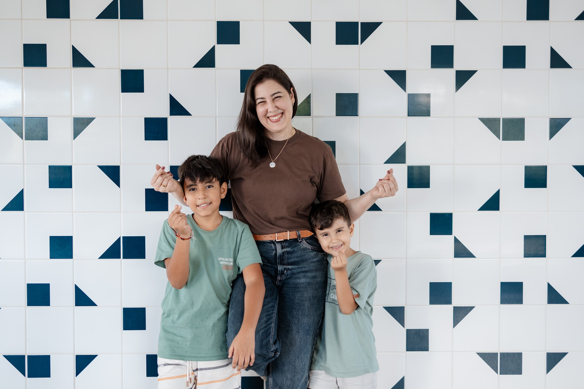 Ensaio mãe e filhos em Brasília • Asa Norte | Fotografia de Família. Fotógrafa em Brasília e Recife | Ensaios de família, gestante e festas infantis — Ize Fotografia