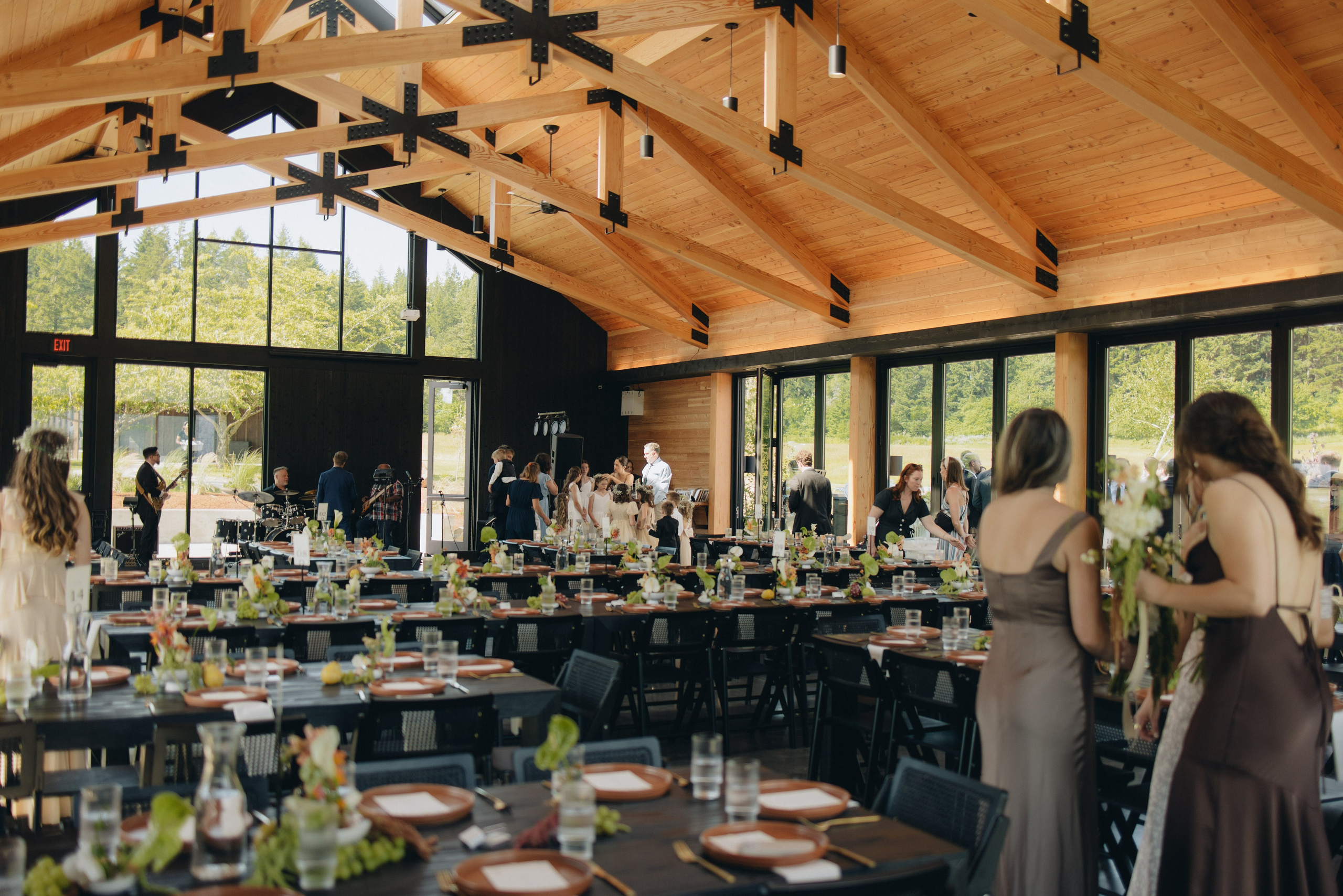 Candid guest moments during a Wind Mountain Ranch wedding