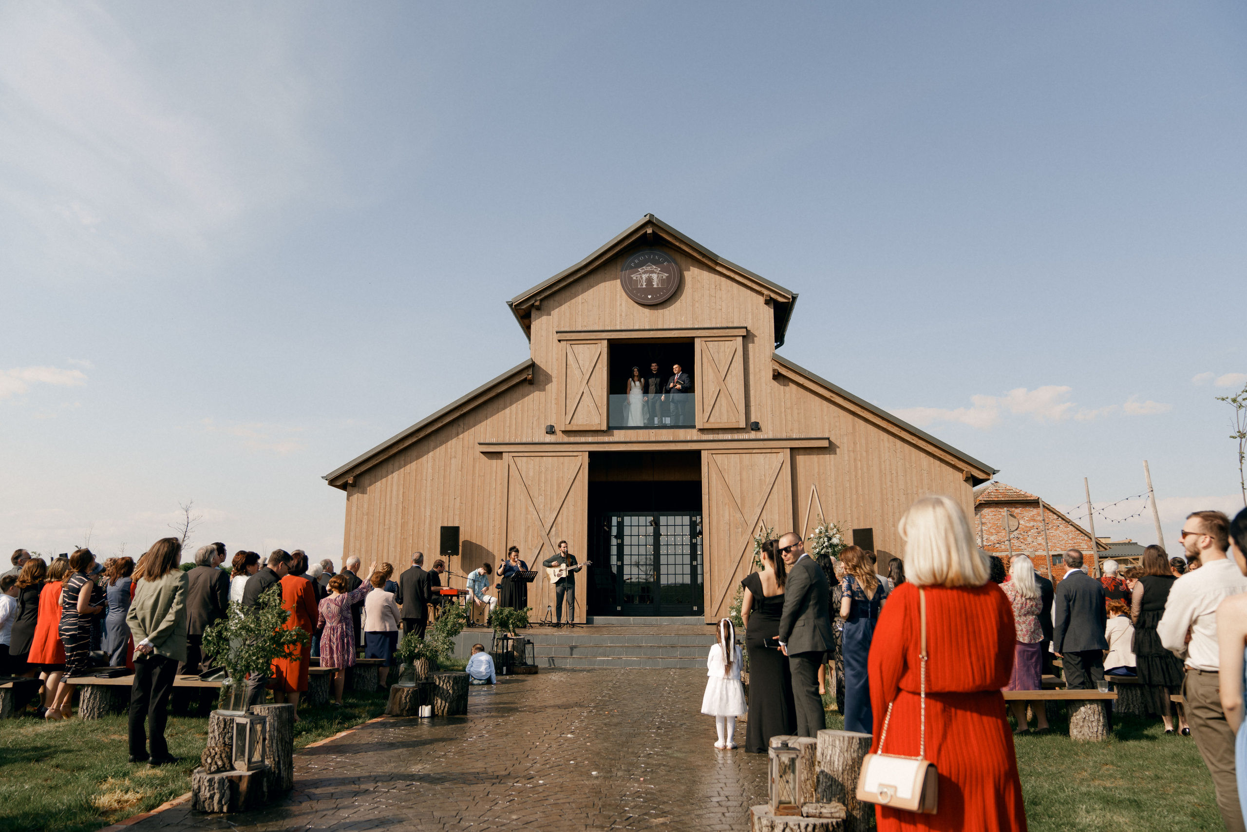 Wedding at Province 1965 Barn in Timisoara. Wedding photographer and videographer based in Timisoara, Romania