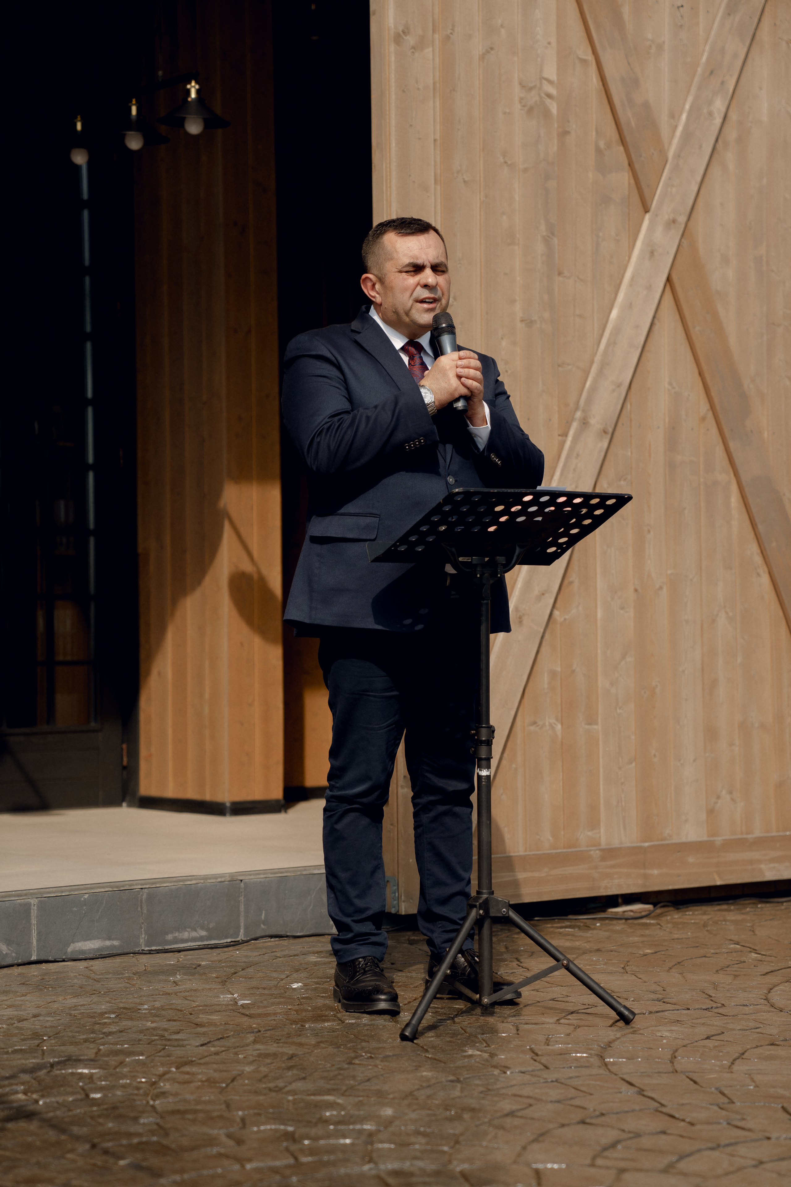 Wedding at Province 1965 Barn in Timisoara. Wedding photographer and videographer based in Timisoara, Romania