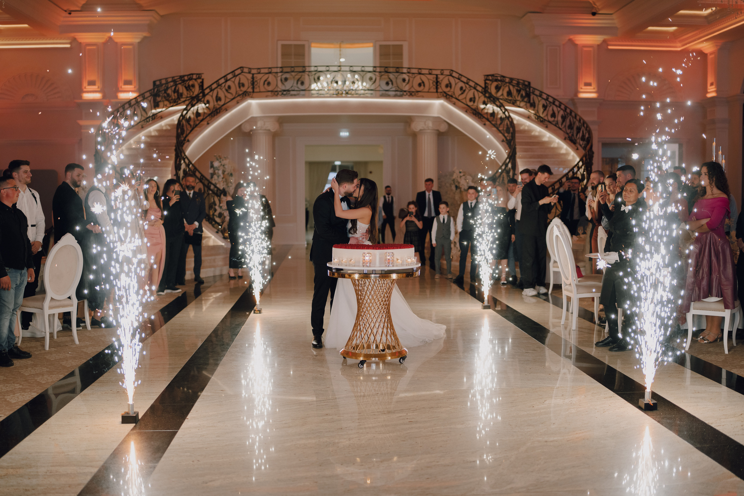 Luxury elegant wedding in Timisoara. Wedding photographer and videographer based in Timisoara, Romania