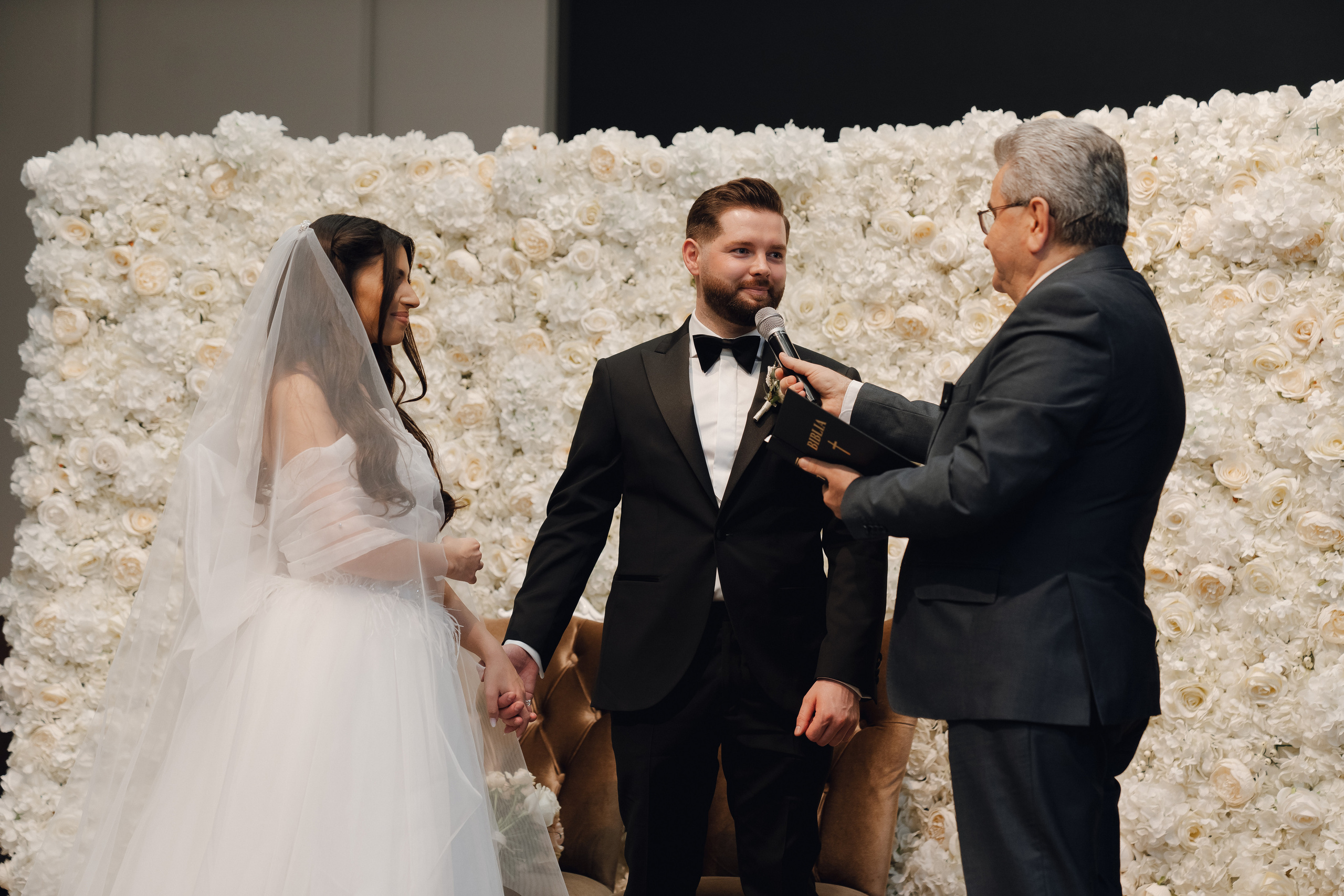 Luxury elegant wedding in Timisoara. Wedding photographer and videographer based in Timisoara, Romania