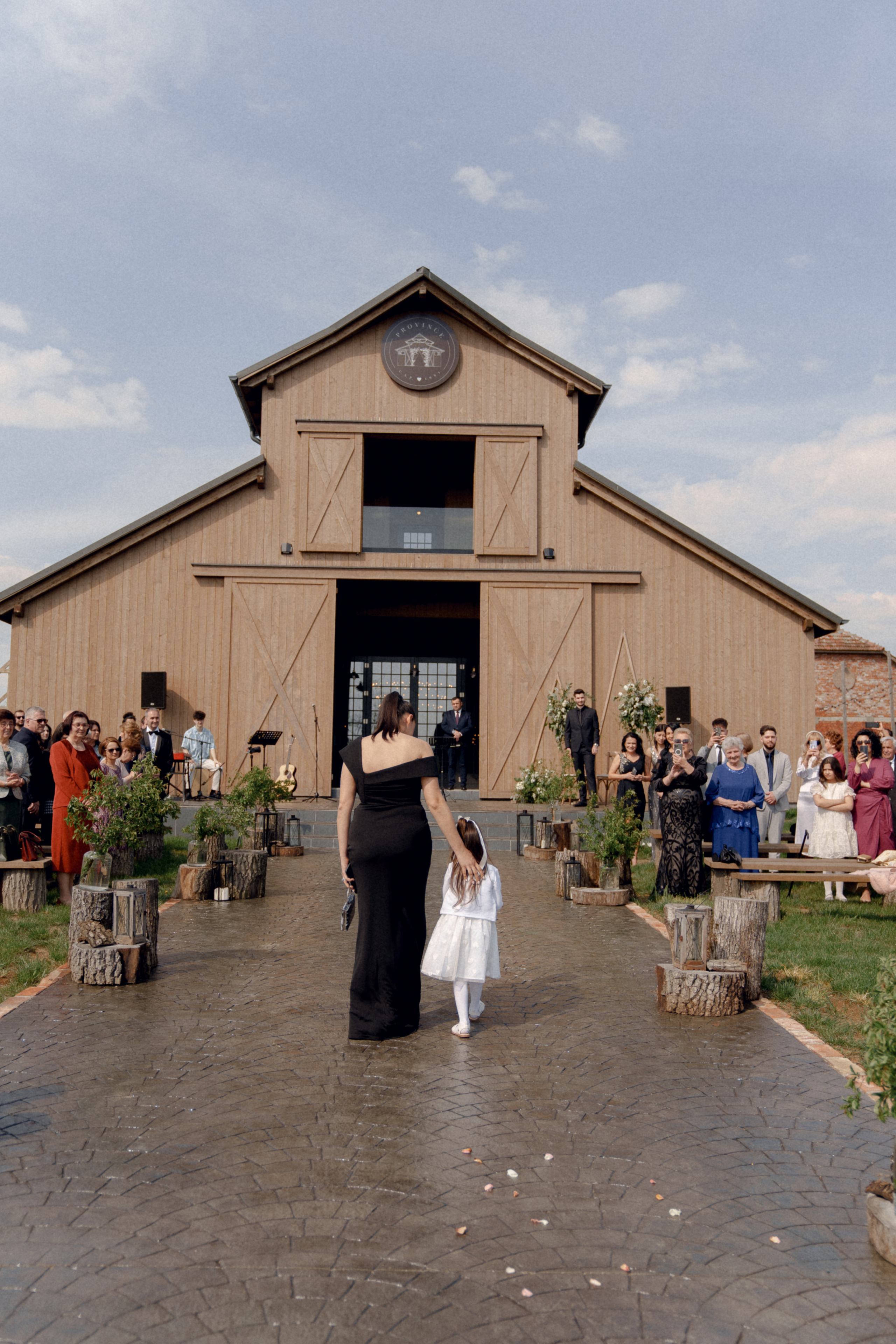 Wedding at Province 1965 Barn in Timisoara. Wedding photographer and videographer based in Timisoara, Romania