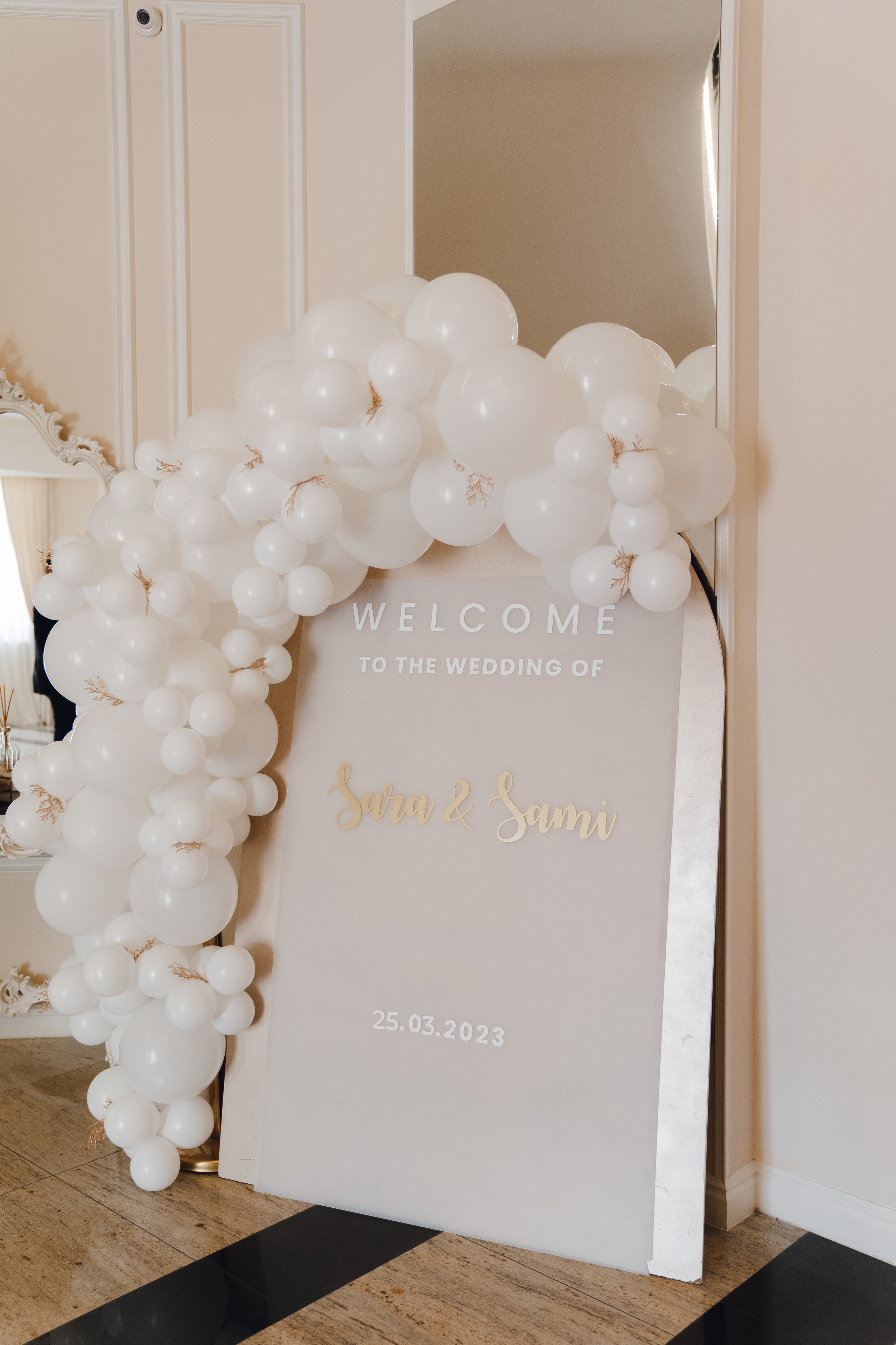 Luxury elegant wedding in Timisoara. Wedding photographer and videographer based in Timisoara, Romania