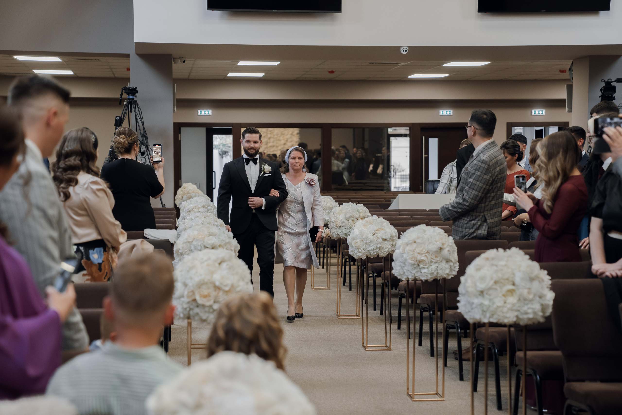 Luxury elegant wedding in Timisoara. Wedding photographer and videographer based in Timisoara, Romania