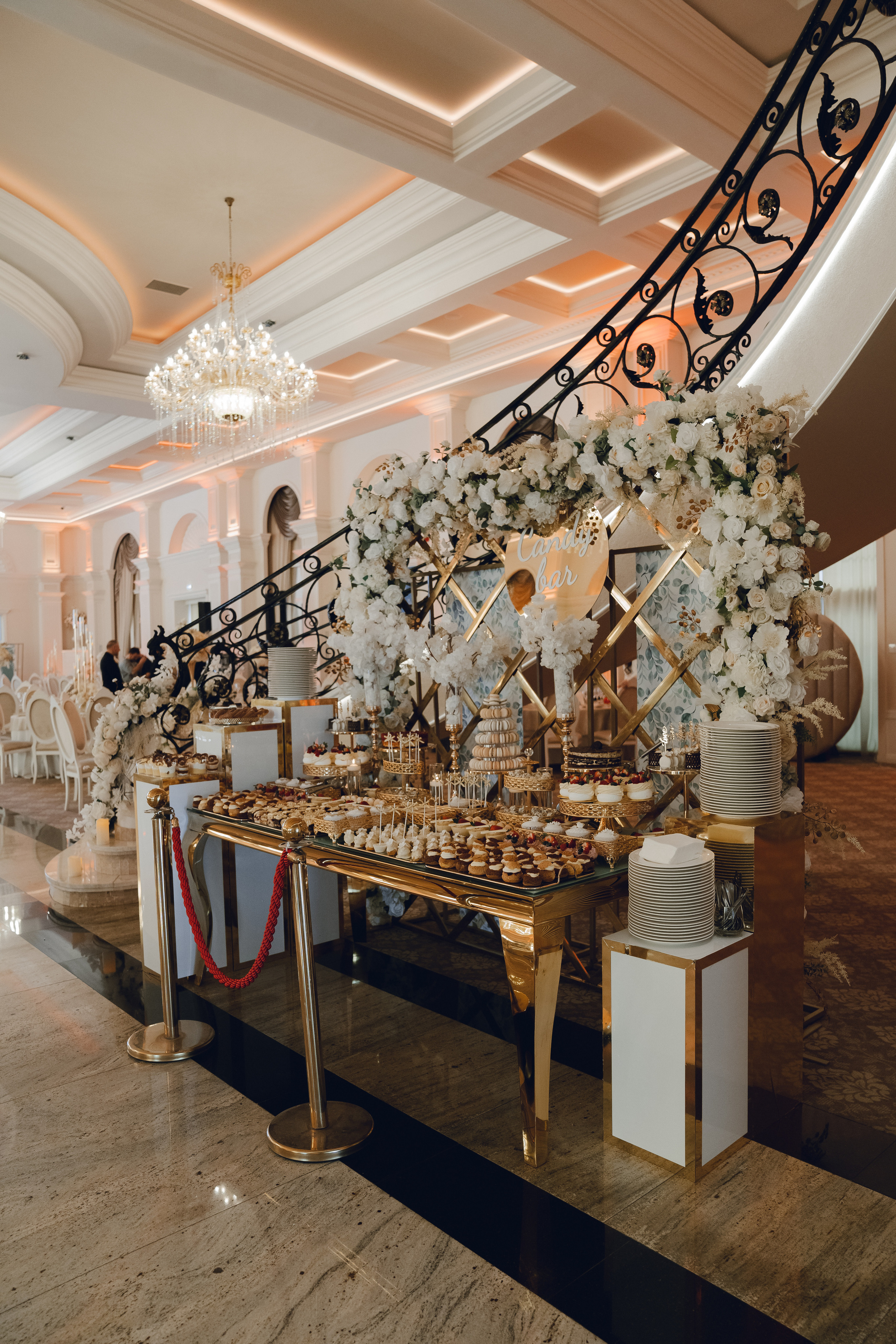 Luxury elegant wedding in Timisoara. Wedding photographer and videographer based in Timisoara, Romania