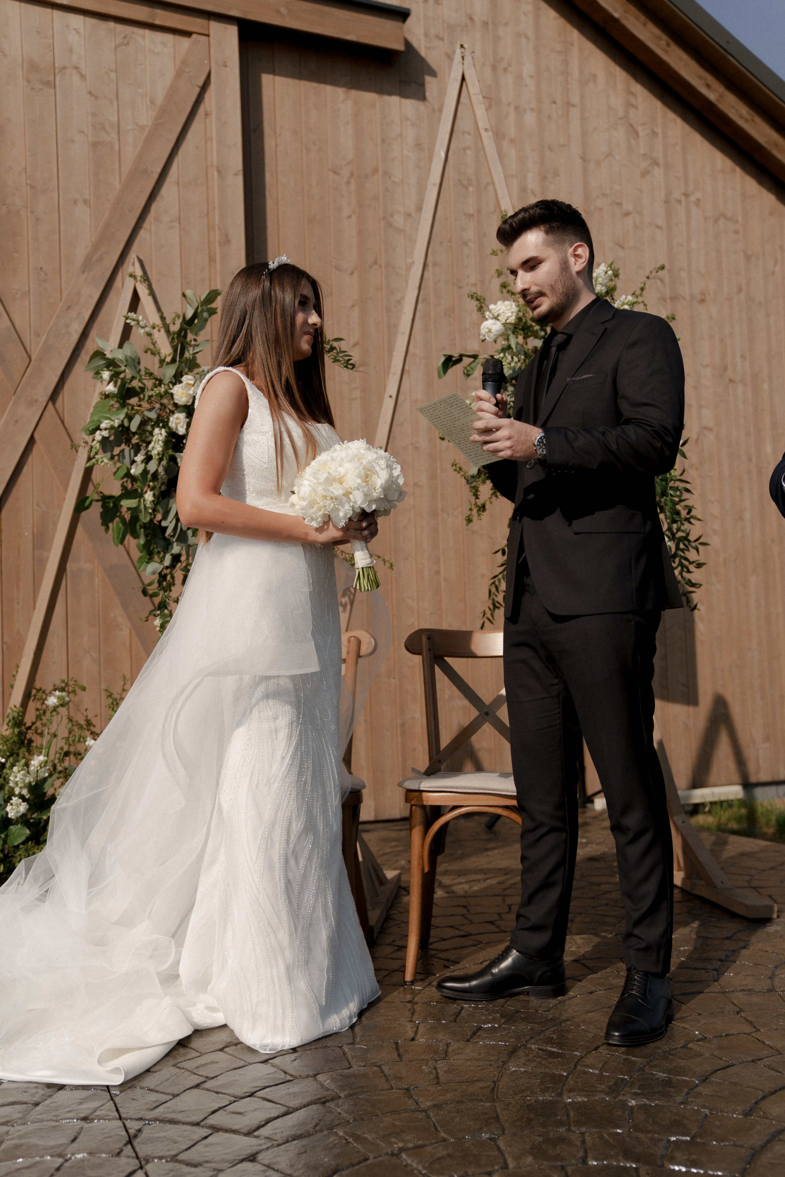 Wedding at Province 1965 Barn in Timisoara. Wedding photographer and videographer based in Timisoara, Romania
