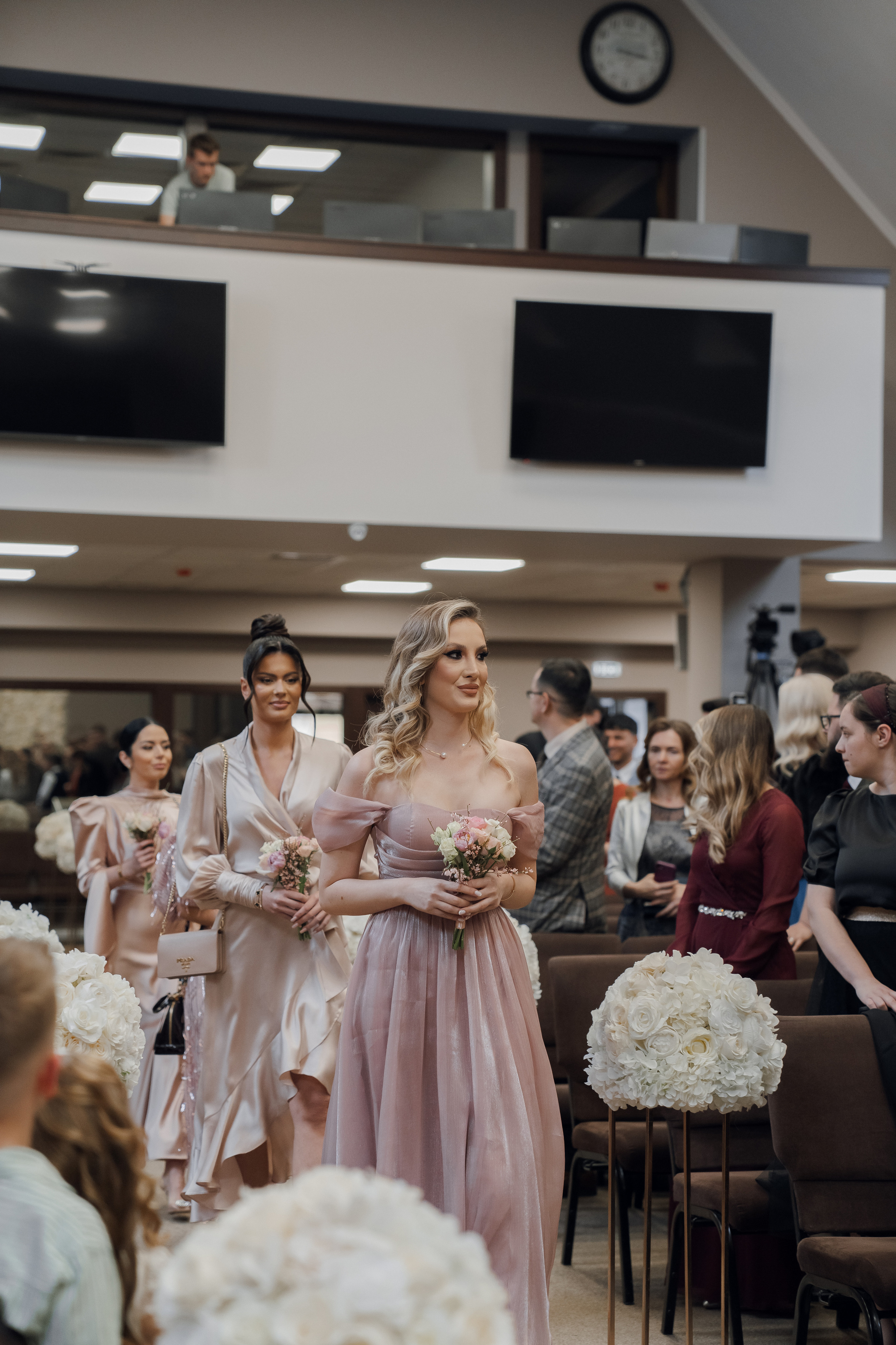 Luxury elegant wedding in Timisoara. Wedding photographer and videographer based in Timisoara, Romania