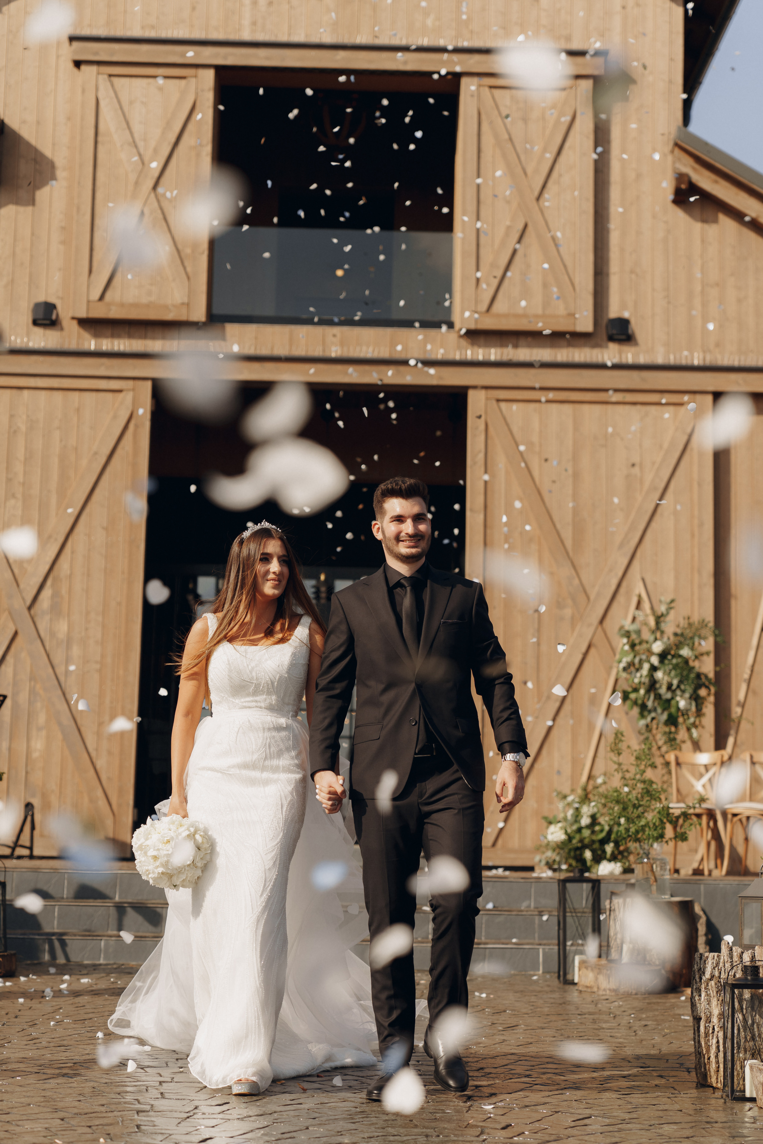Wedding at Province 1965 Barn in Timisoara. Wedding photographer and videographer based in Timisoara, Romania