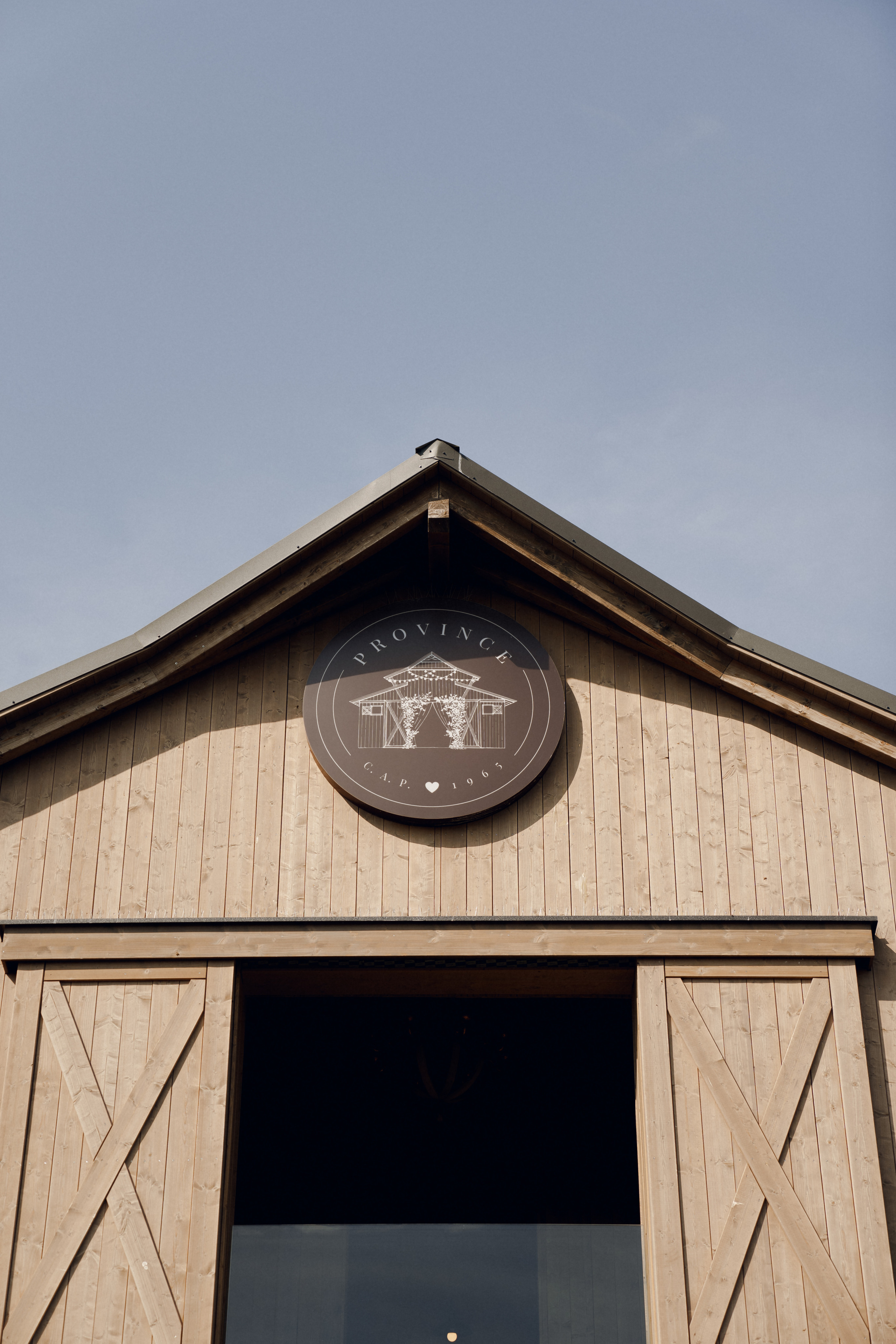 Wedding at Province 1965 Barn in Timisoara. Wedding photographer and videographer based in Timisoara, Romania