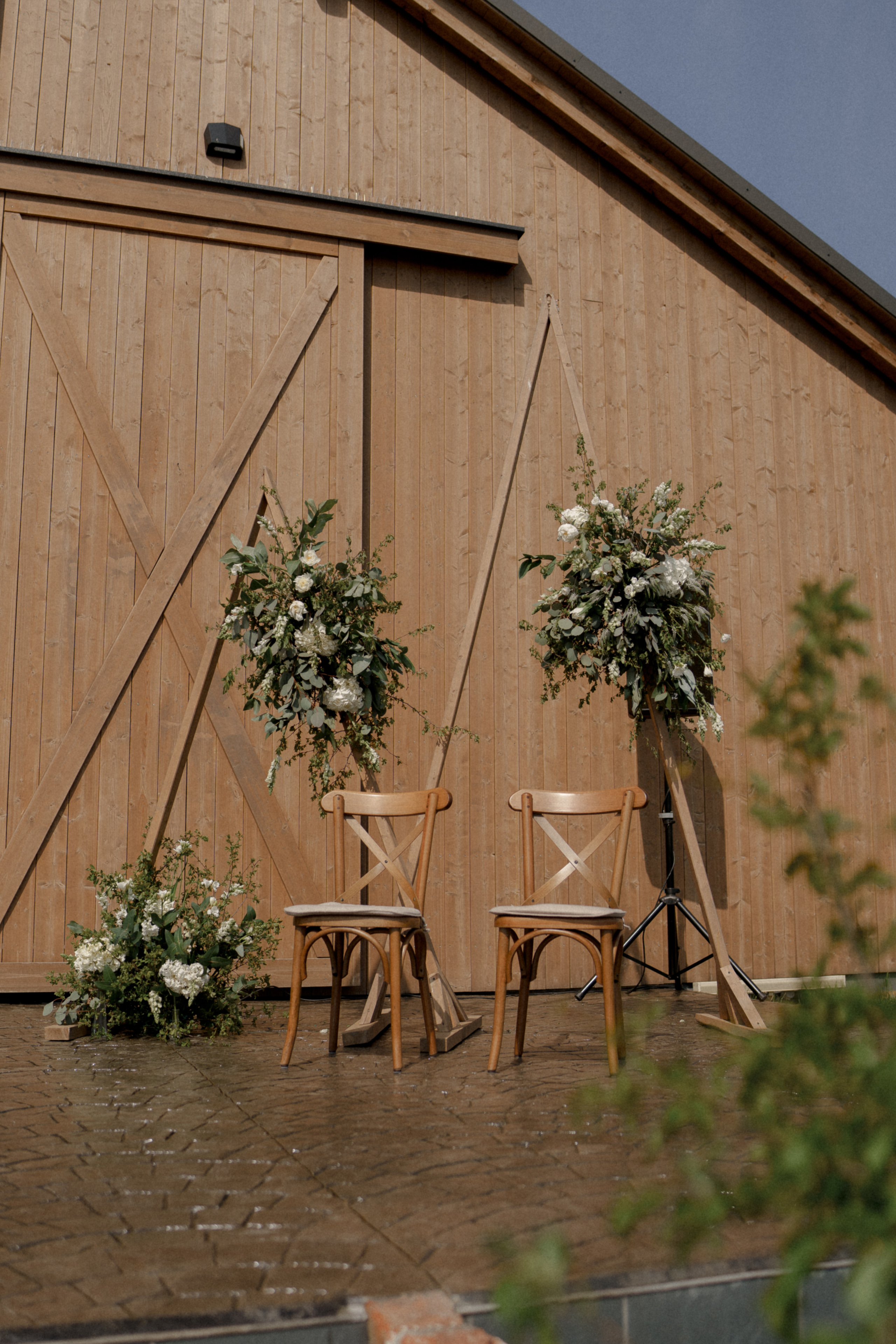 Wedding at Province 1965 Barn in Timisoara. Wedding photographer and videographer based in Timisoara, Romania