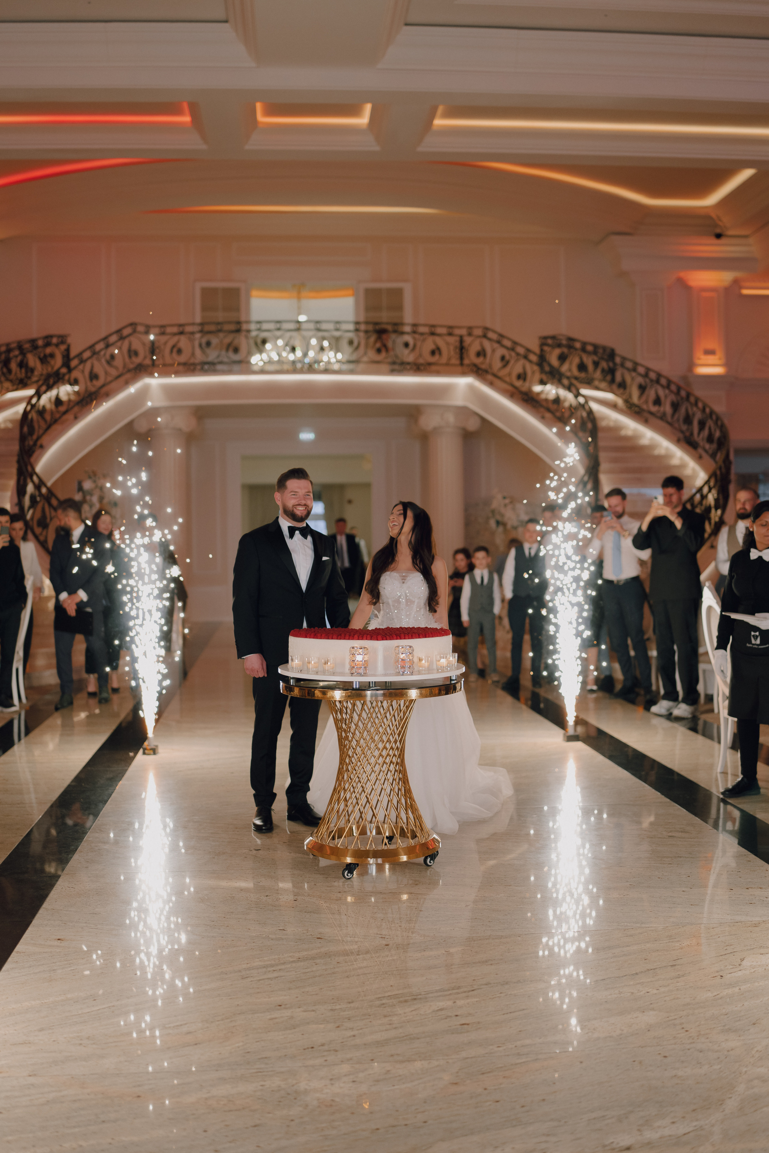 Luxury elegant wedding in Timisoara. Wedding photographer and videographer based in Timisoara, Romania