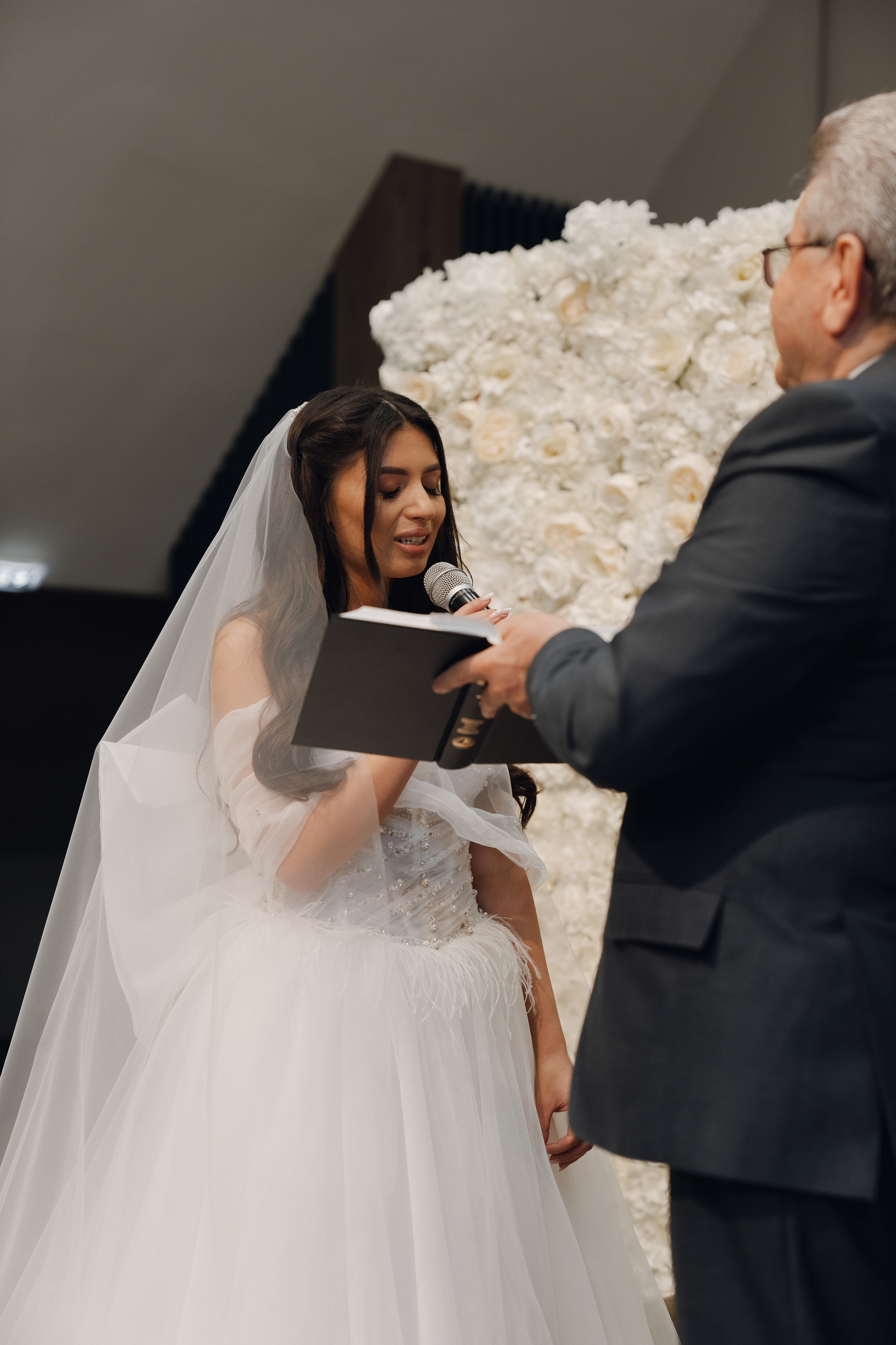 Luxury elegant wedding in Timisoara. Wedding photographer and videographer based in Timisoara, Romania