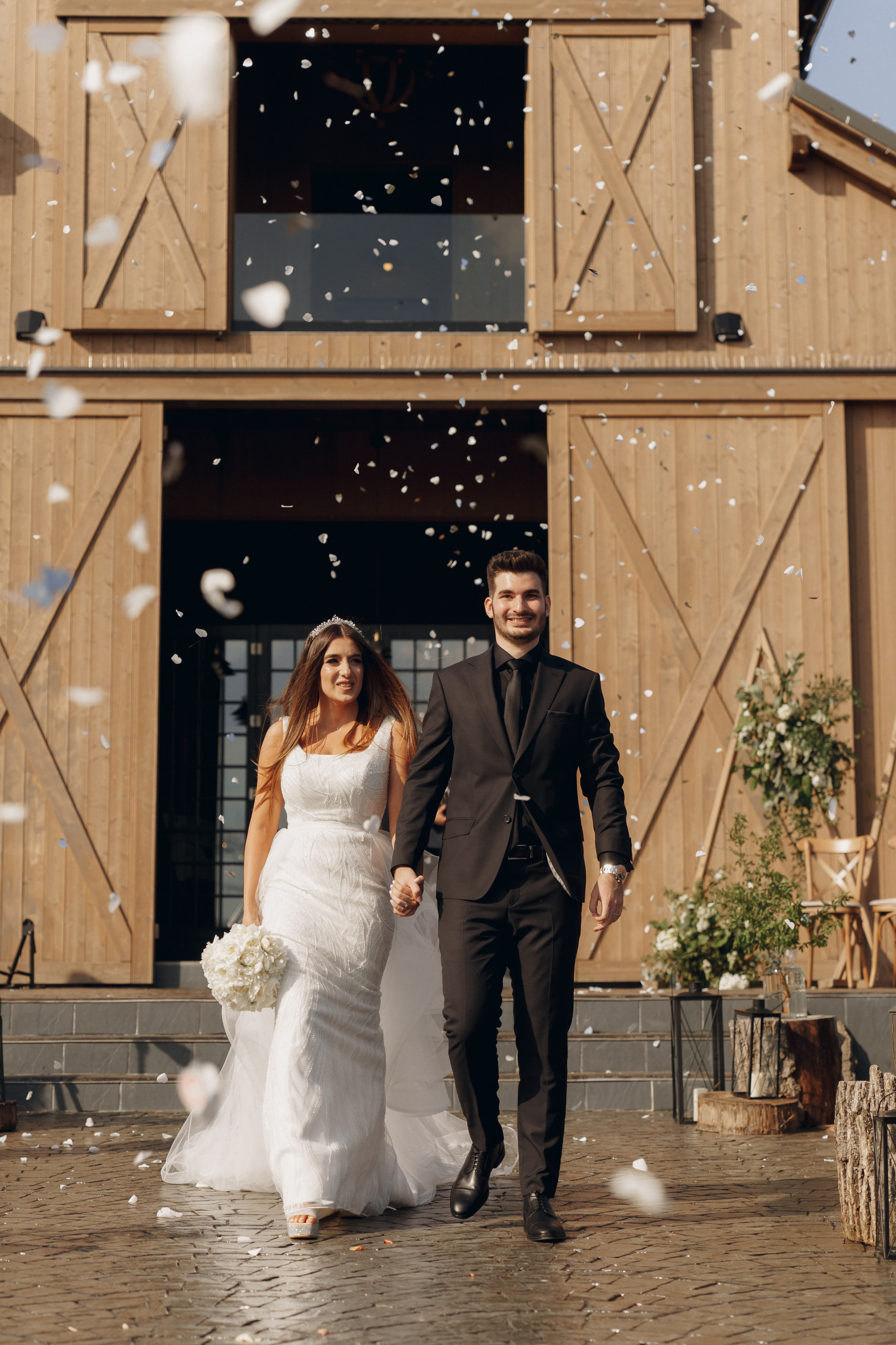 Wedding at Province 1965 Barn in Timisoara. Wedding photographer and videographer based in Timisoara, Romania