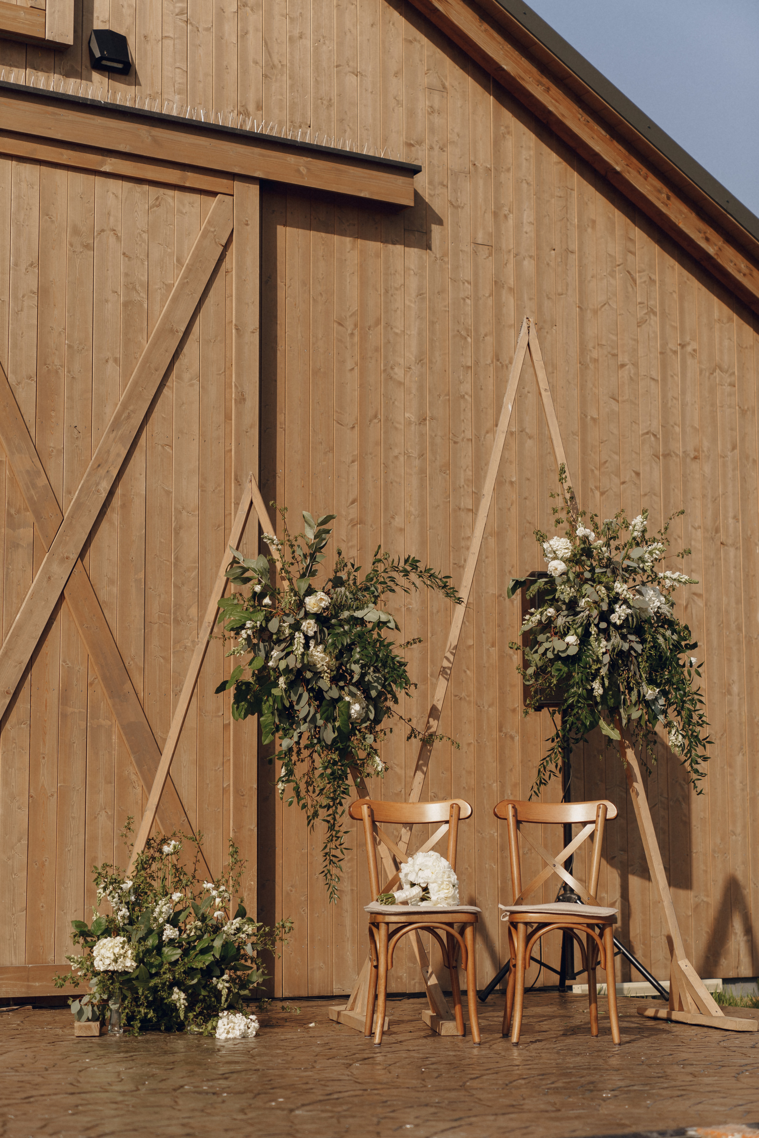 Wedding at Province 1965 Barn in Timisoara. Wedding photographer and videographer based in Timisoara, Romania