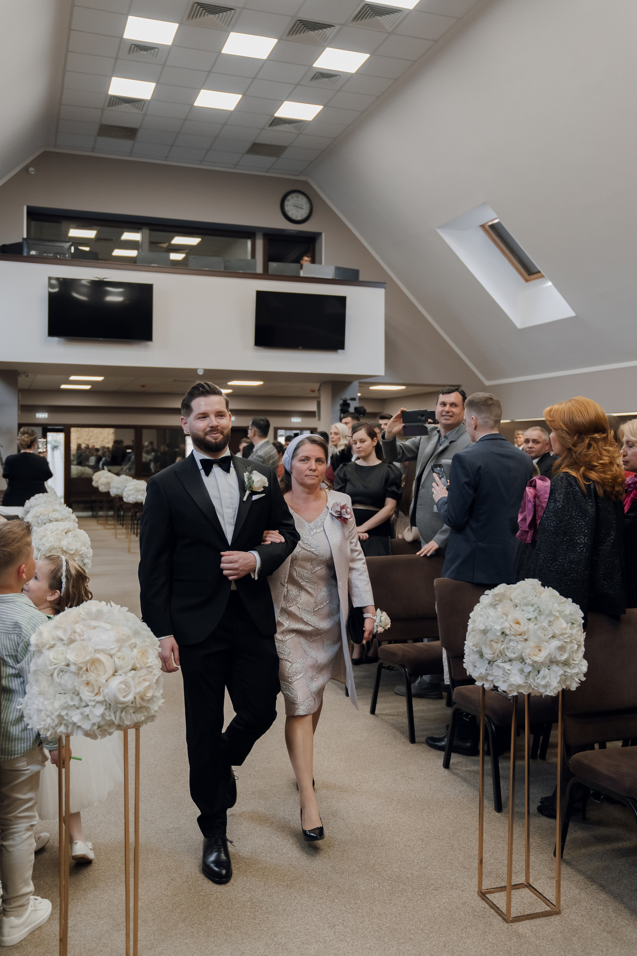 Luxury elegant wedding in Timisoara. Wedding photographer and videographer based in Timisoara, Romania