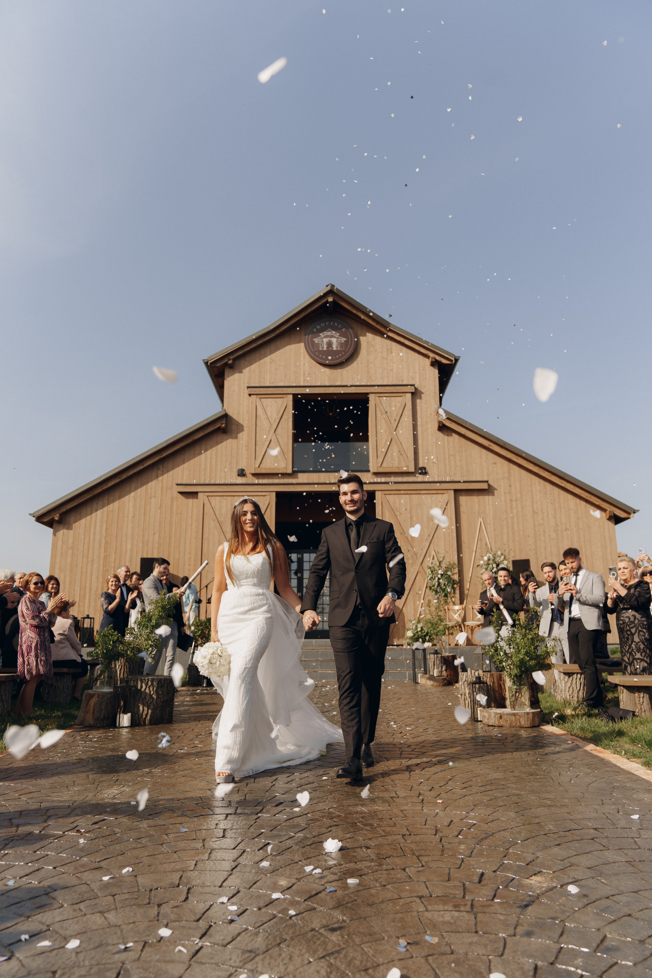 Wedding at Province 1965 Barn in Timisoara. Wedding photographer and videographer based in Timisoara, Romania
