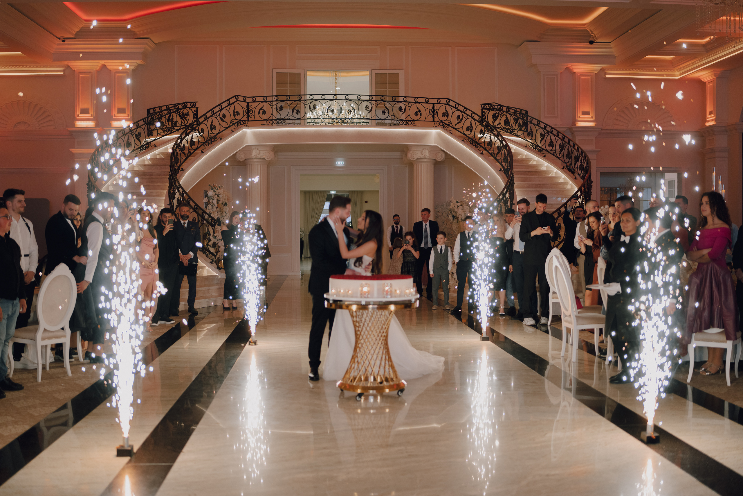 Luxury elegant wedding in Timisoara. Wedding photographer and videographer based in Timisoara, Romania