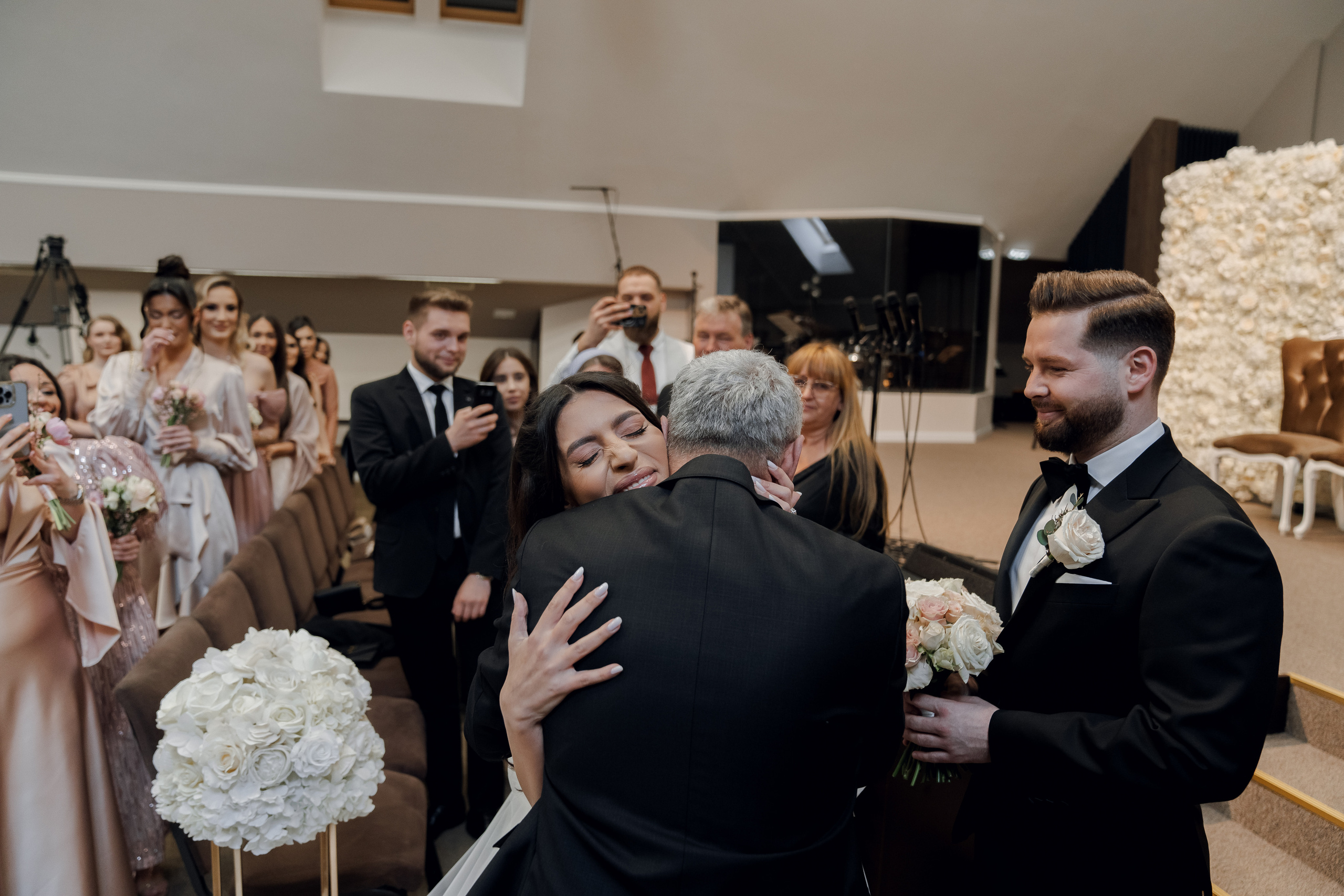 Luxury elegant wedding in Timisoara. Wedding photographer and videographer based in Timisoara, Romania