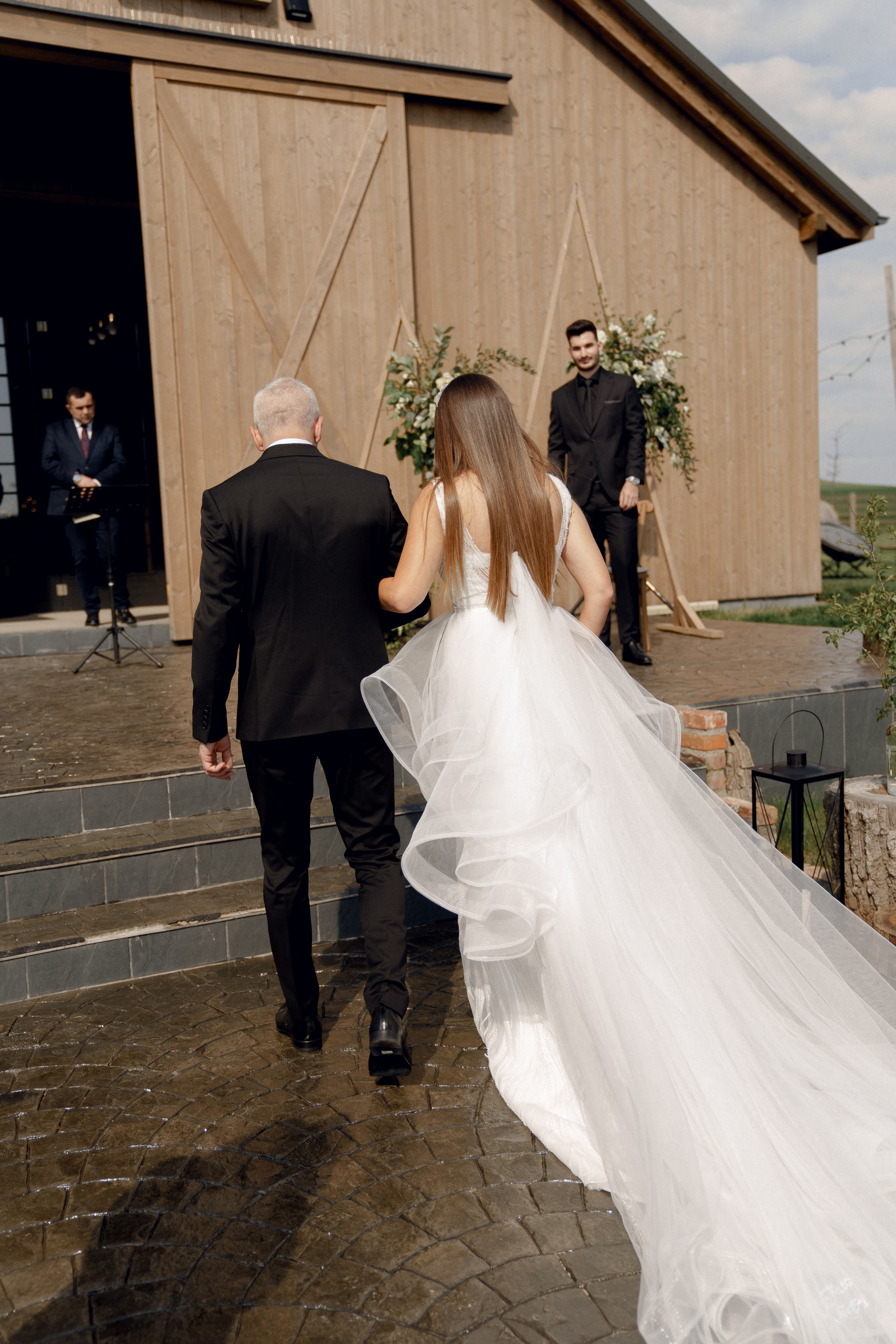 Wedding at Province 1965 Barn in Timisoara. Wedding photographer and videographer based in Timisoara, Romania