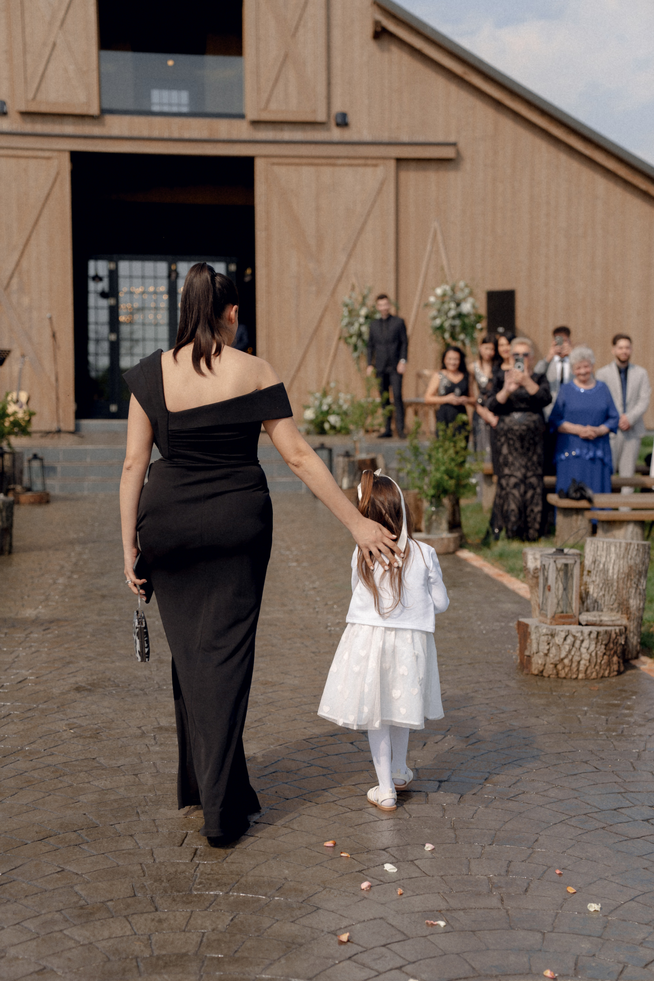Wedding at Province 1965 Barn in Timisoara. Wedding photographer and videographer based in Timisoara, Romania