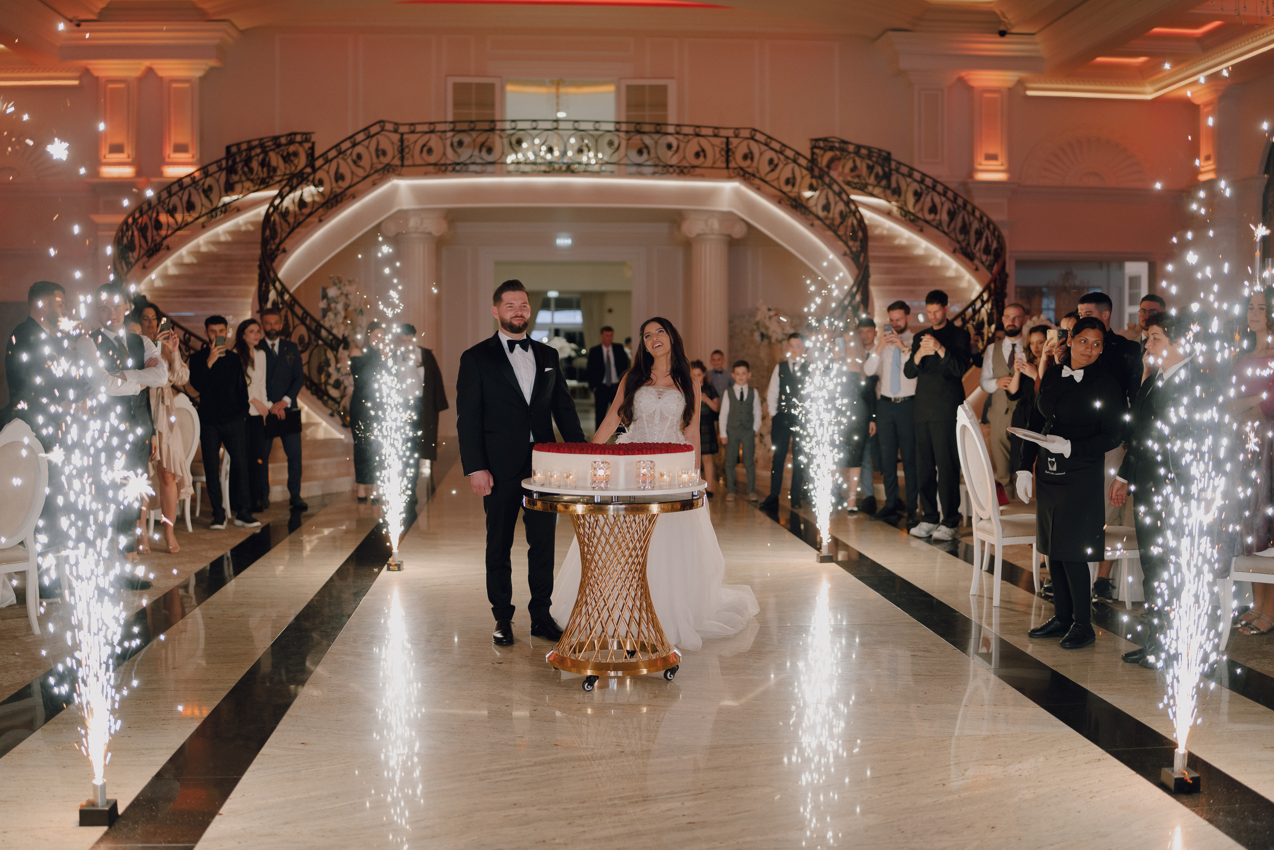 Luxury elegant wedding in Timisoara. Wedding photographer and videographer based in Timisoara, Romania