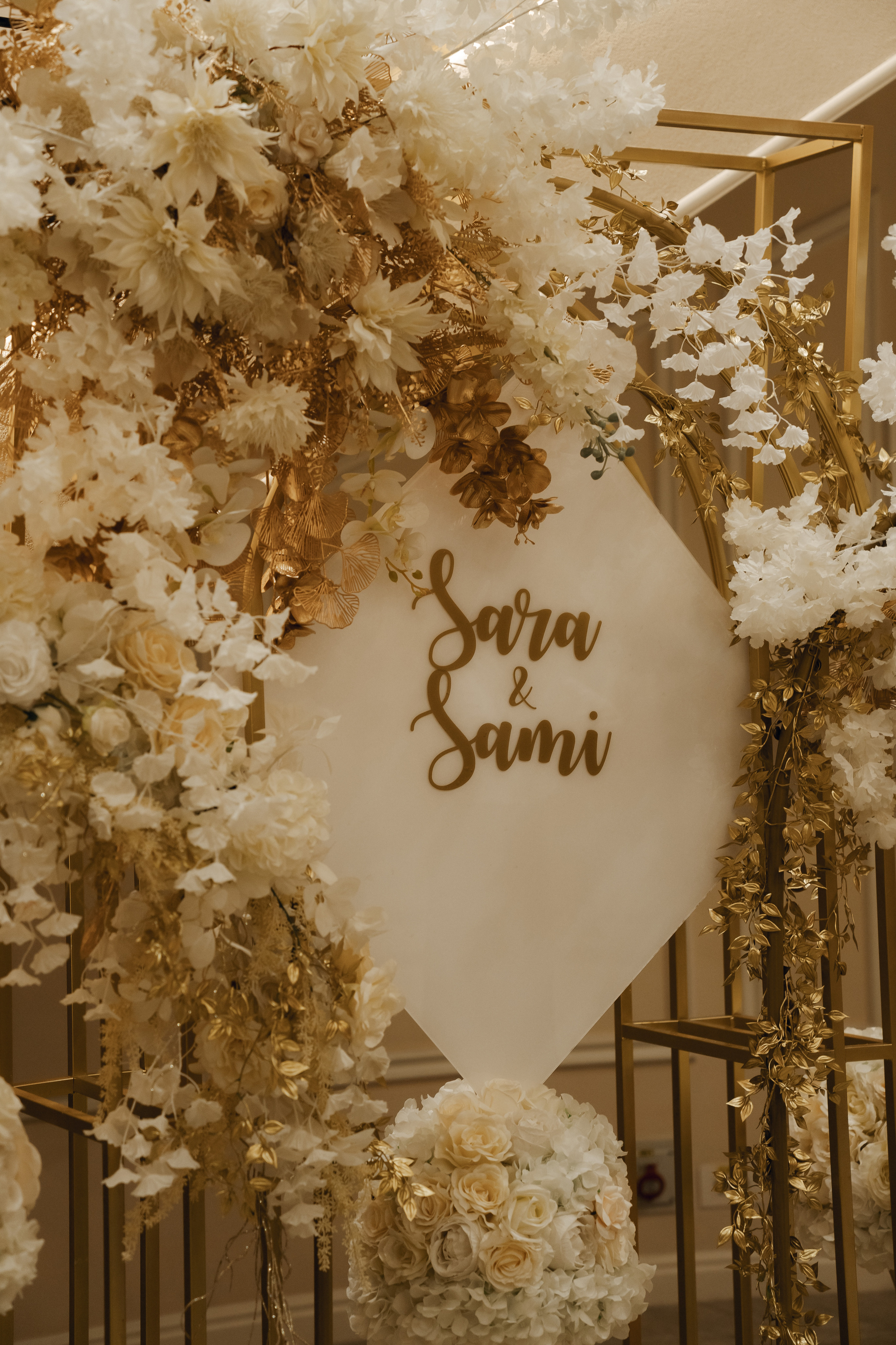 Luxury elegant wedding in Timisoara. Wedding photographer and videographer based in Timisoara, Romania