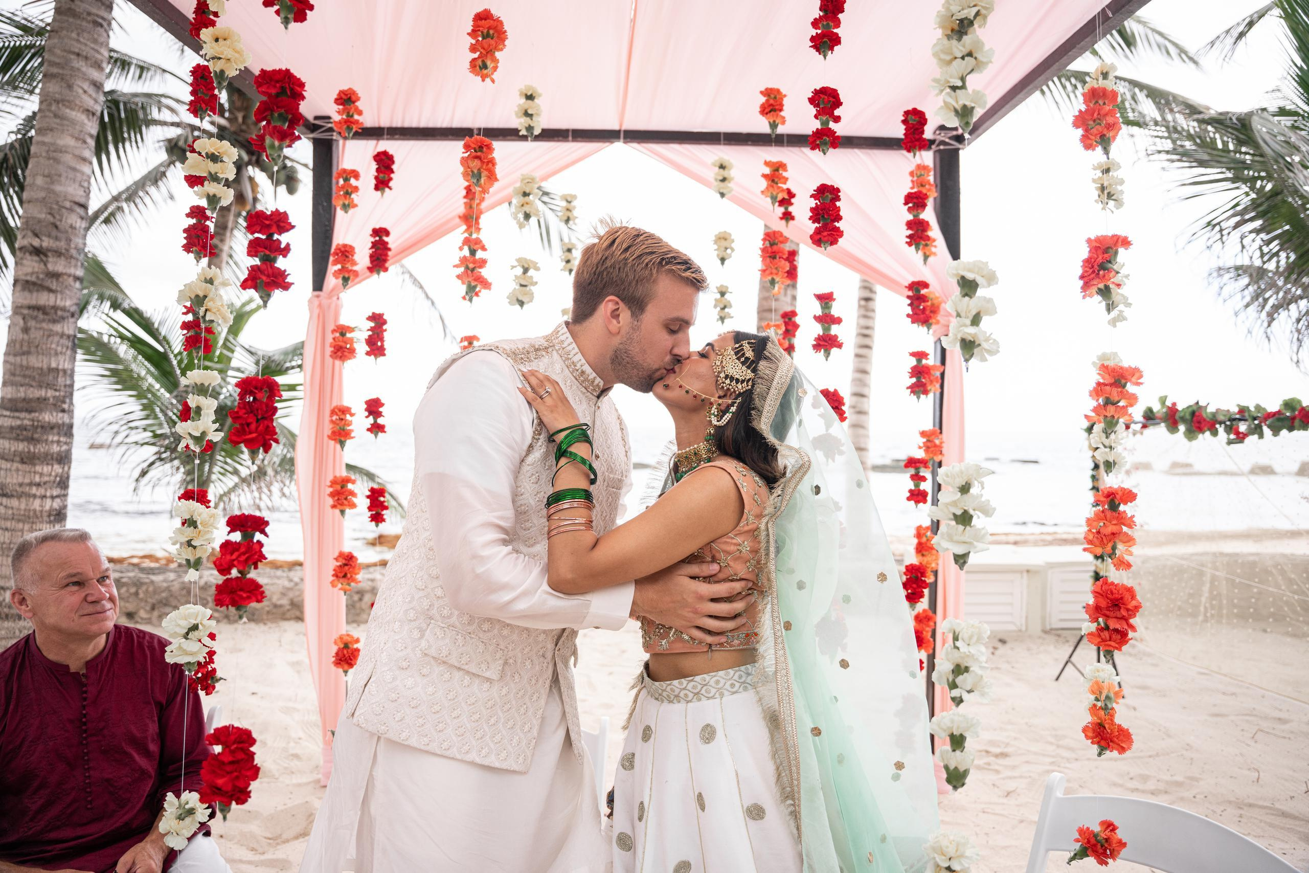 Best wedding photographer in Mexico. Victoria Liskova. Photographer in Mexico